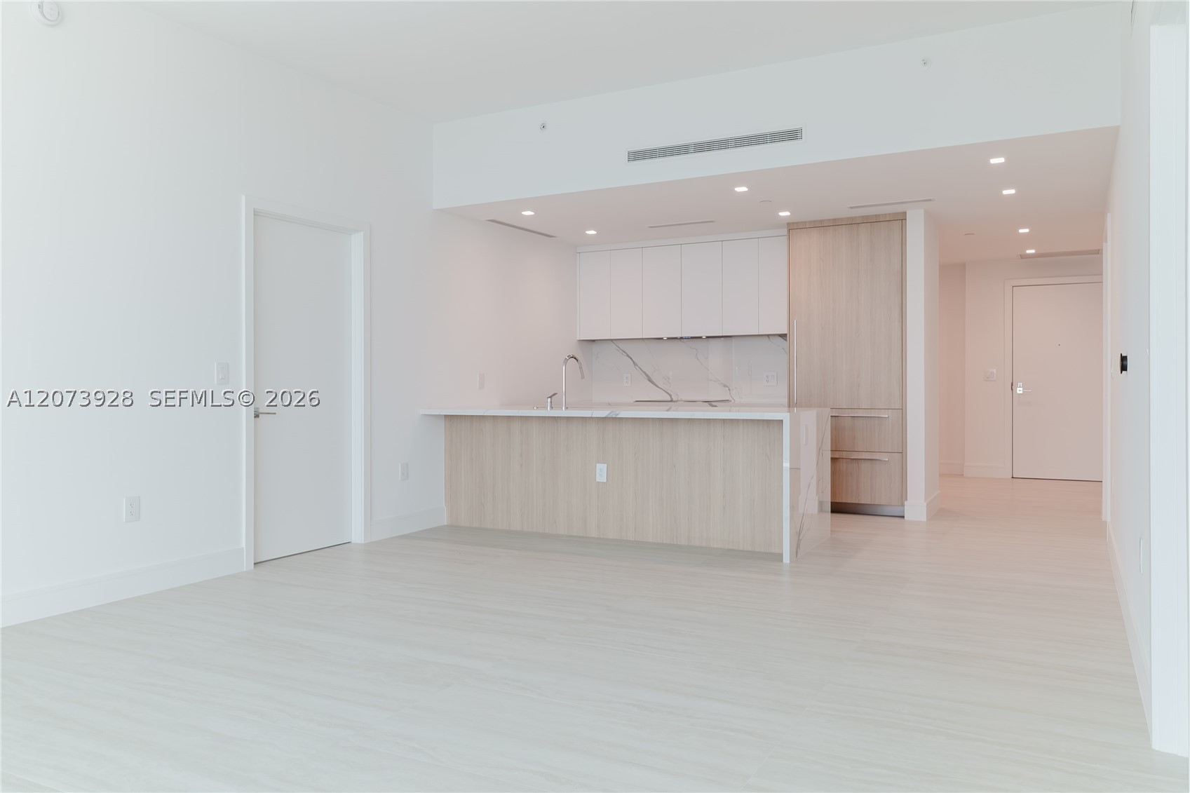 2411 Laguna Cir #2909, Miami FL 33181
