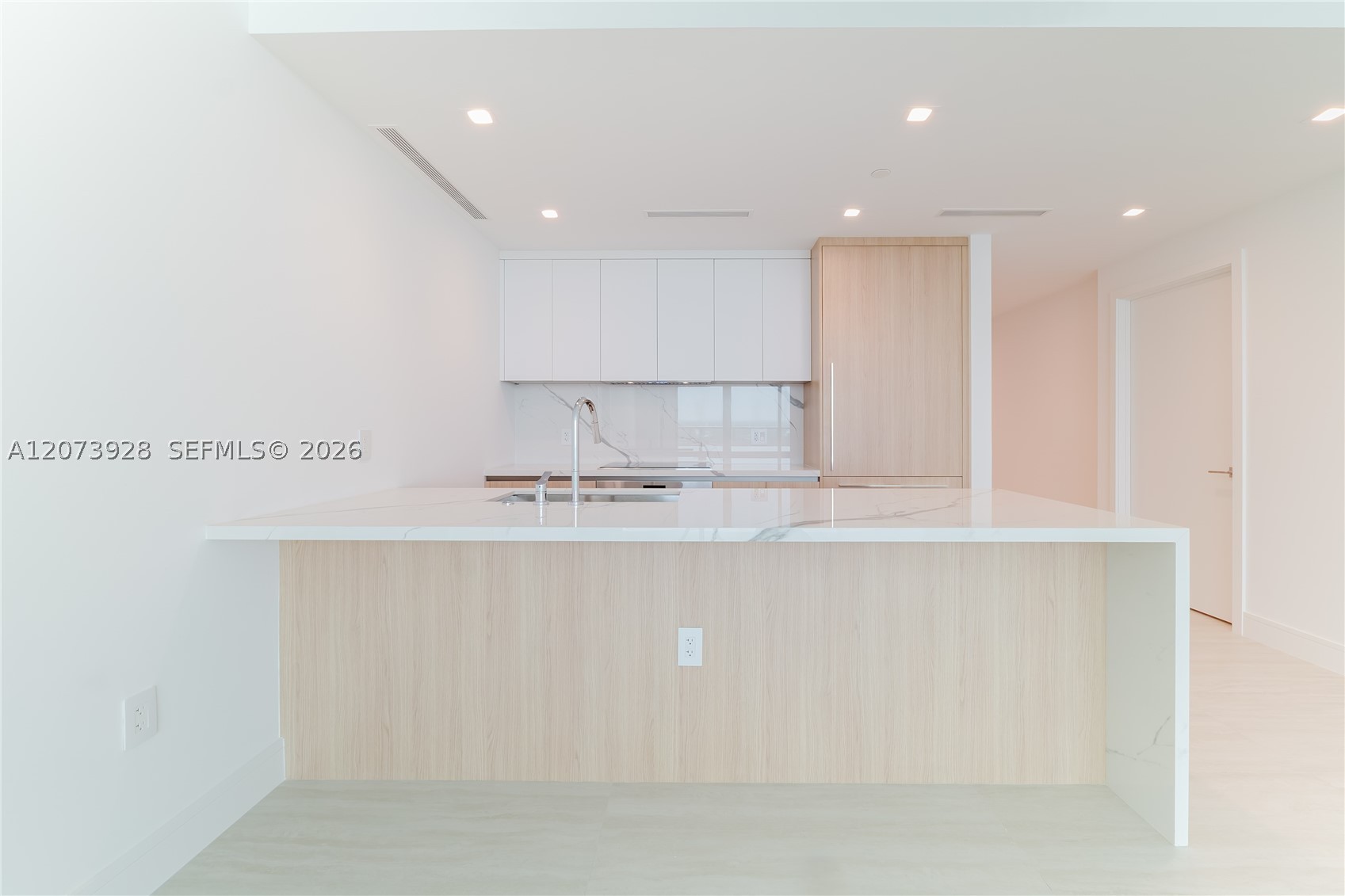 2411 Laguna Cir #2909, Miami FL 33181
