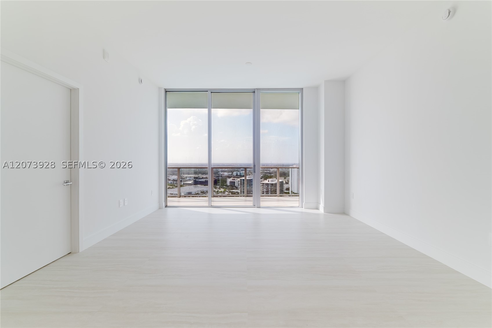 2411 Laguna Cir #2909, Miami FL 33181