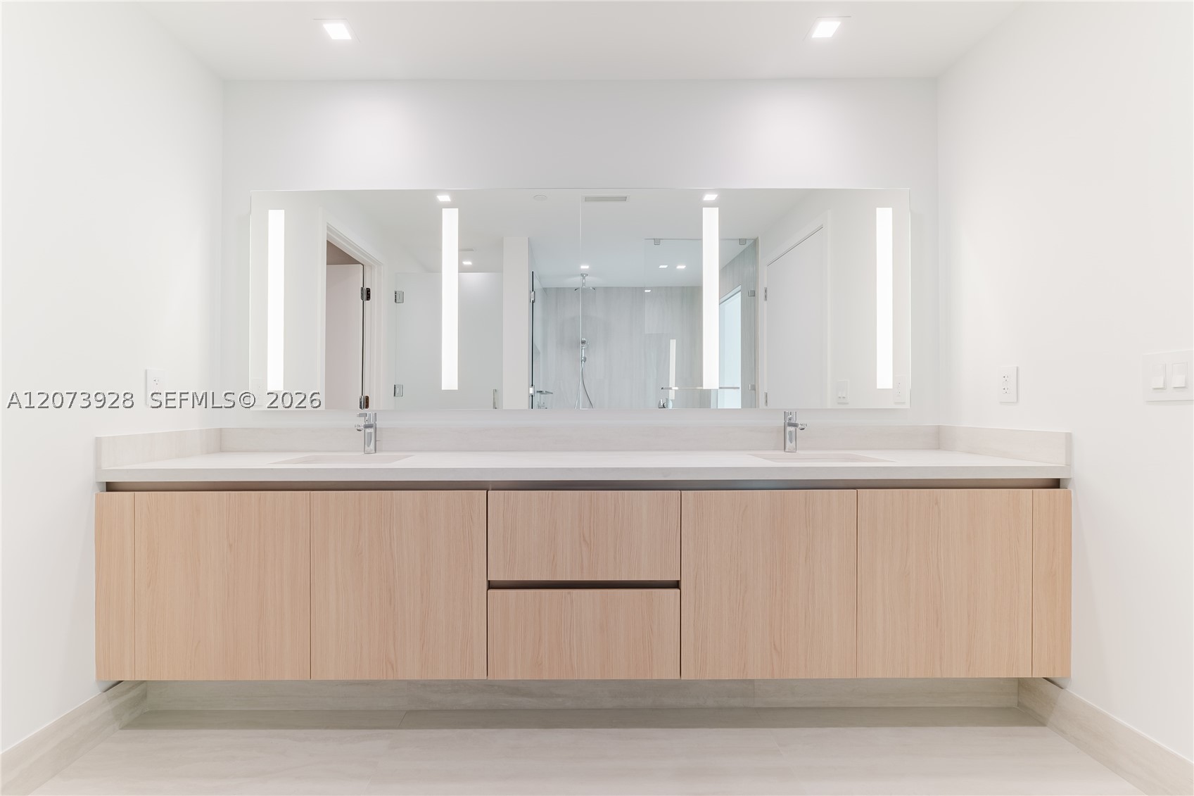 2411 Laguna Cir #2909, Miami FL 33181