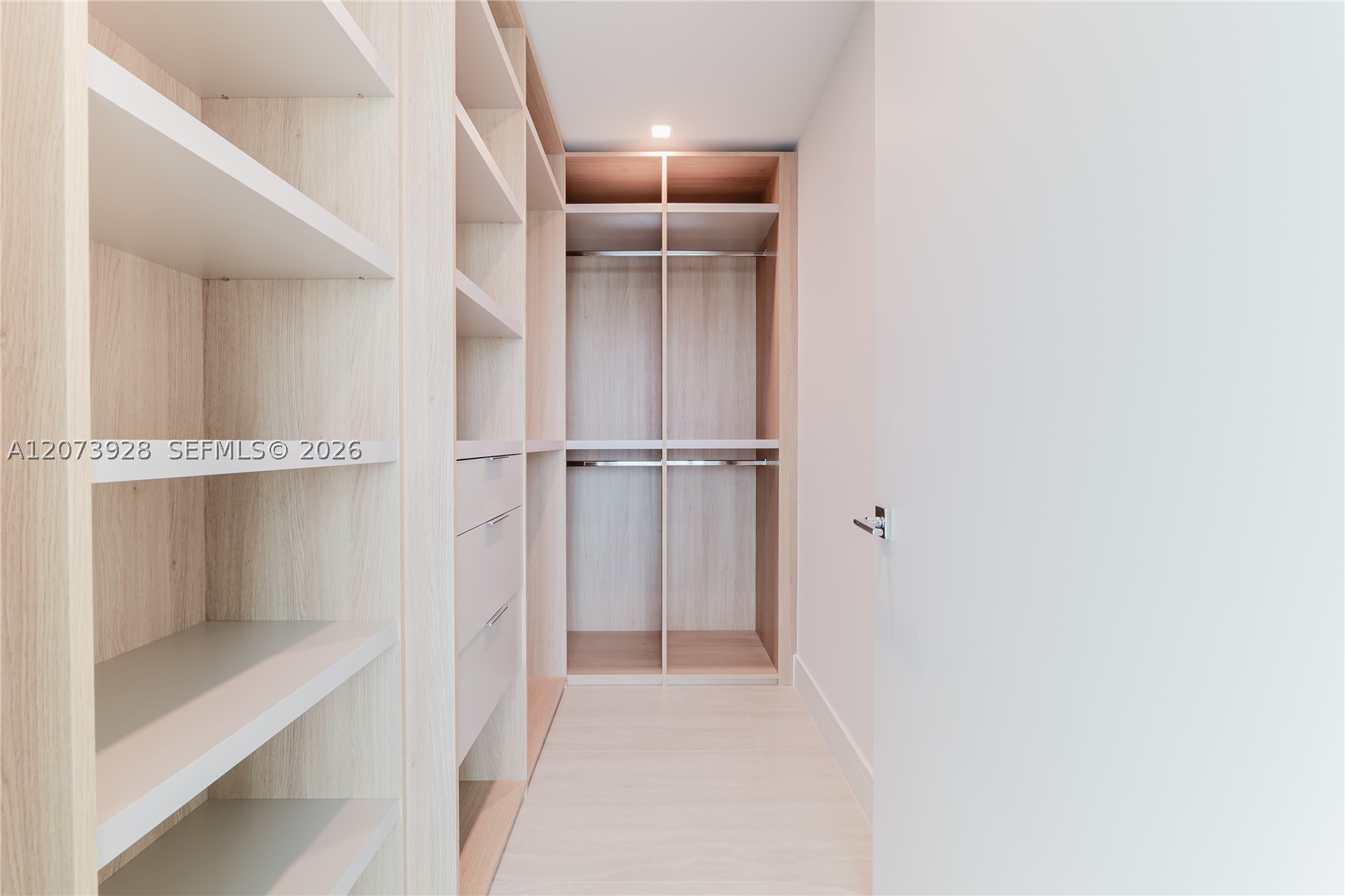 2411 Laguna Cir #2909, Miami FL 33181