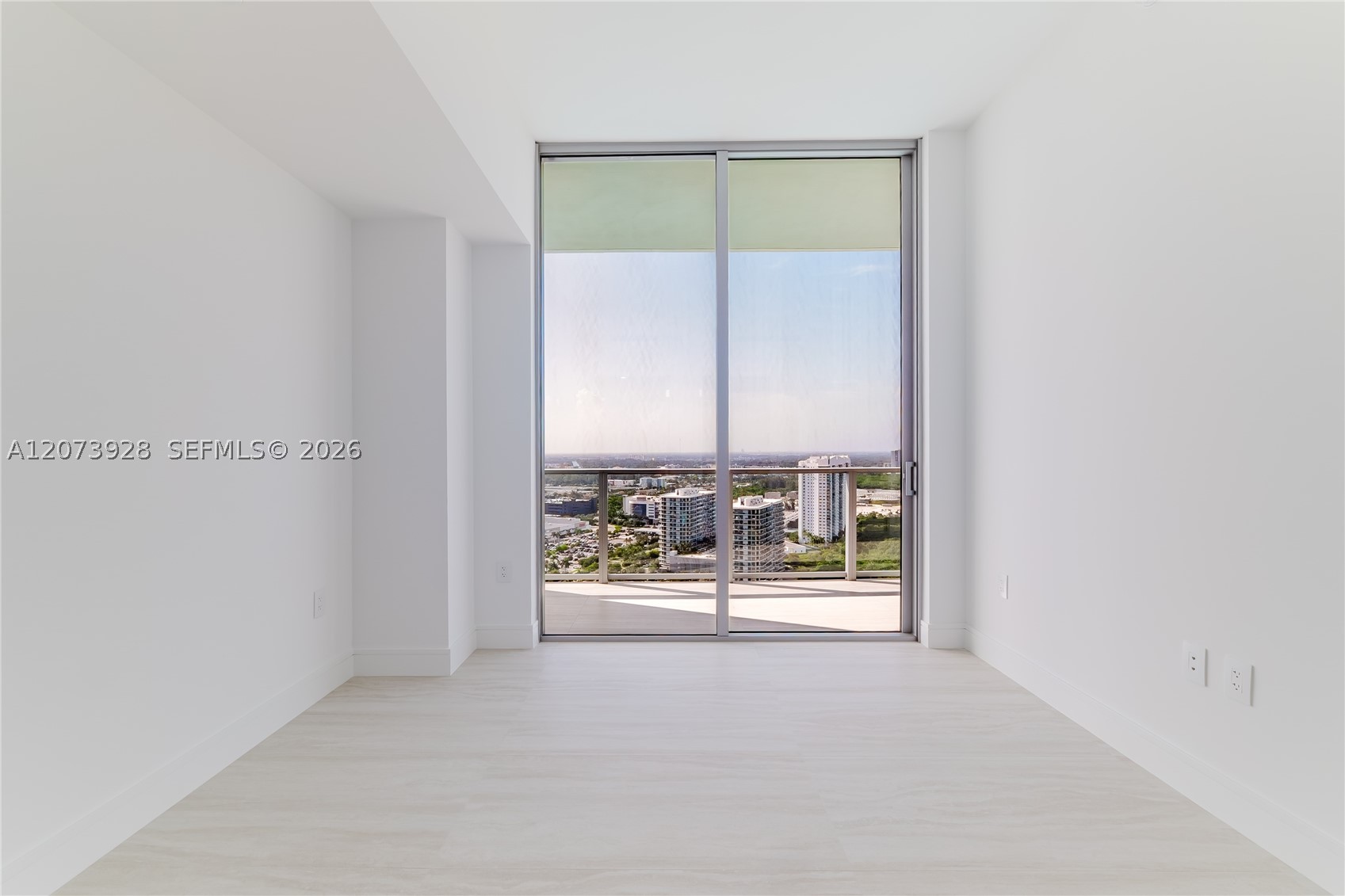 2411 Laguna Cir #2909, Miami FL 33181