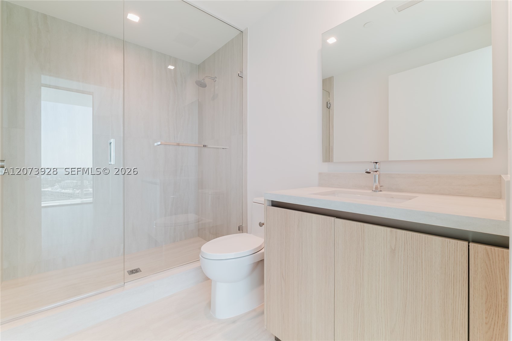 2411 Laguna Cir #2909, Miami FL 33181