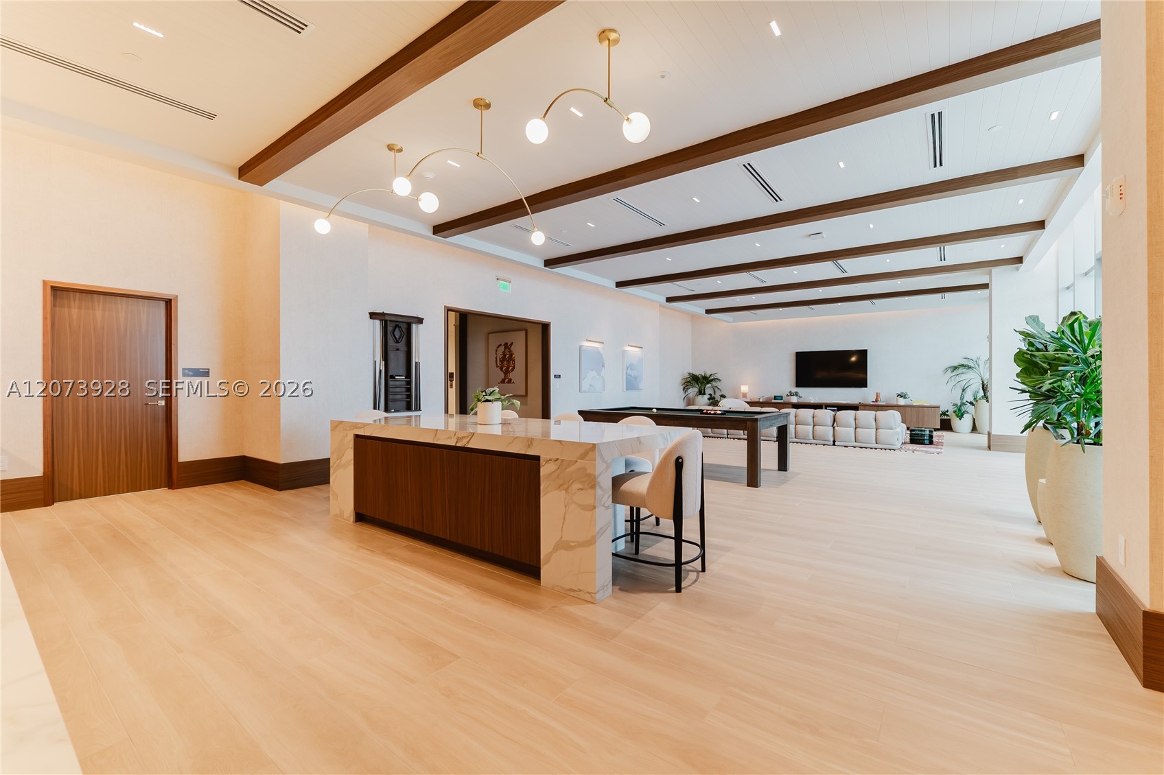 2411 Laguna Cir #2909, Miami FL 33181