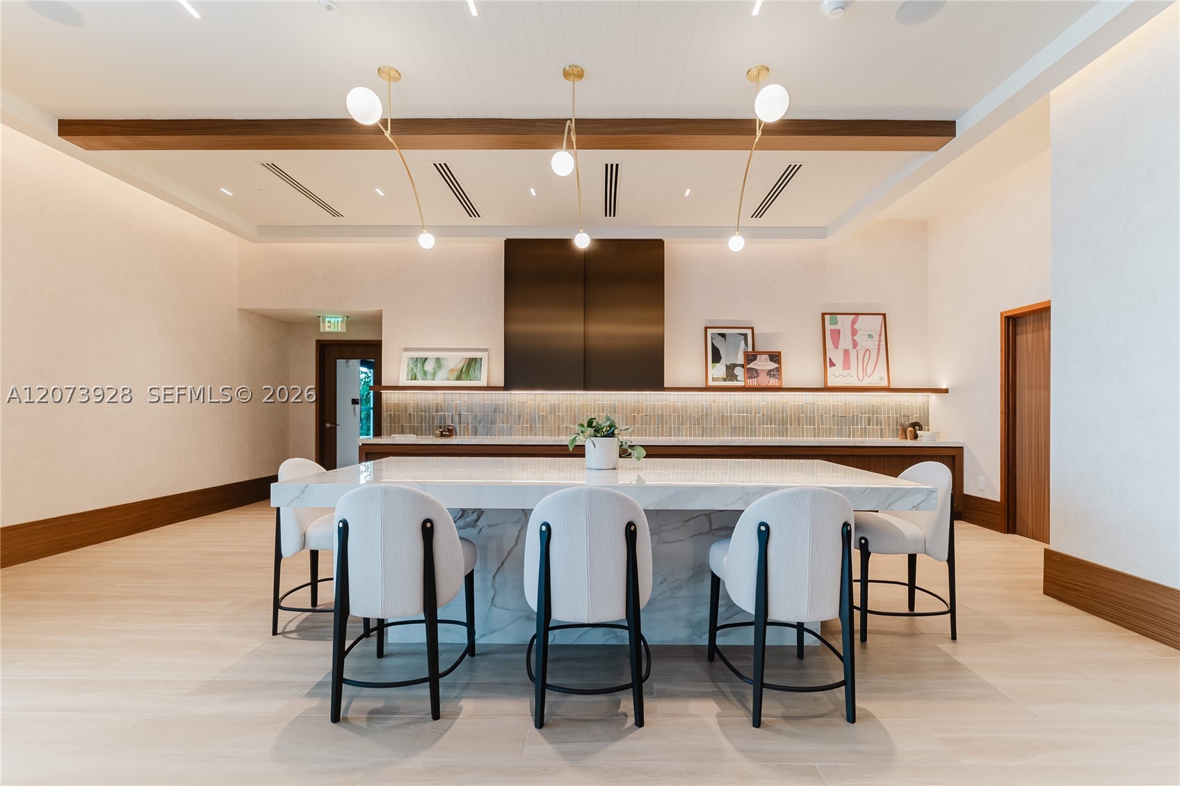 2411 Laguna Cir #2909, Miami FL 33181
