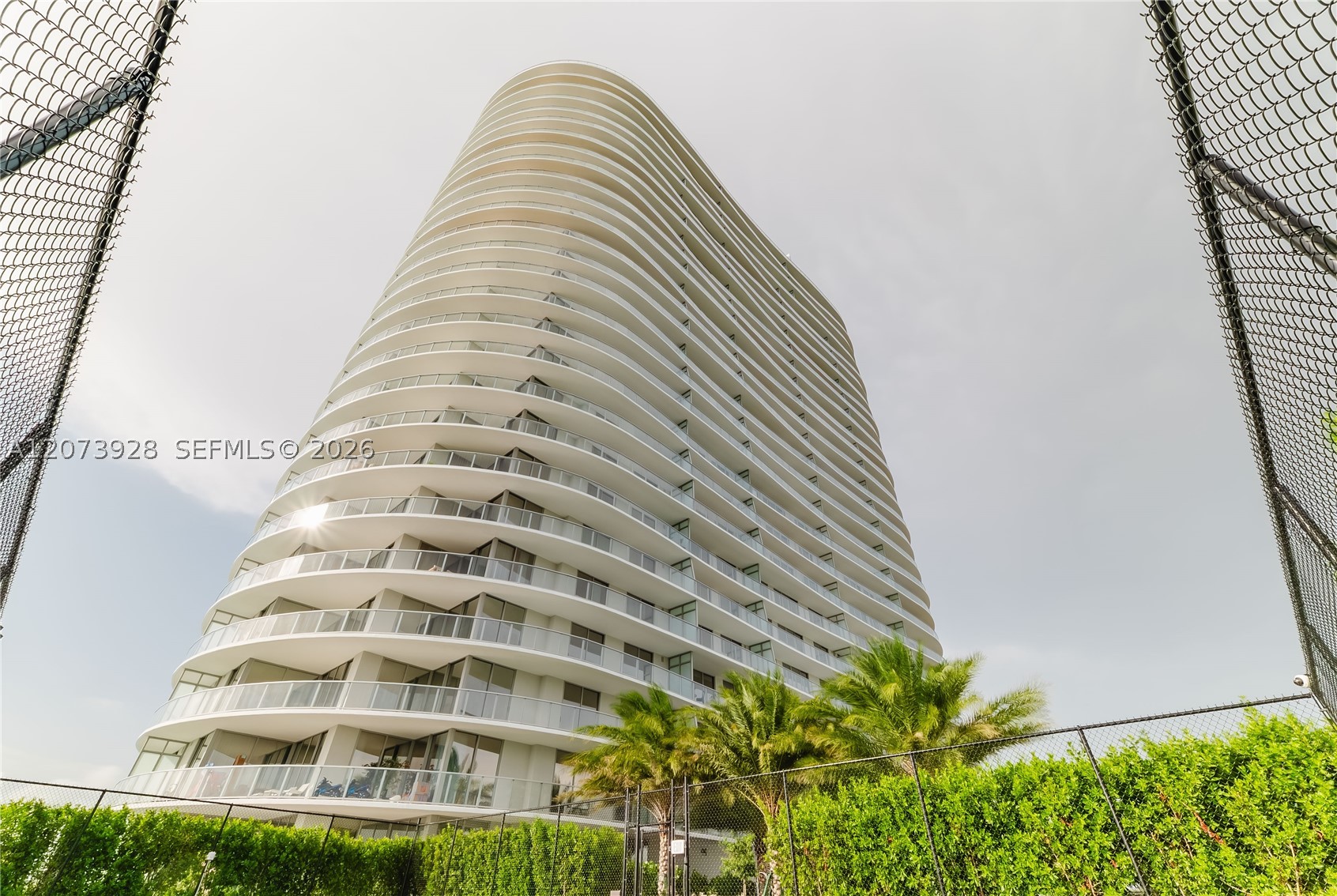2411 Laguna Cir #2909, Miami FL 33181