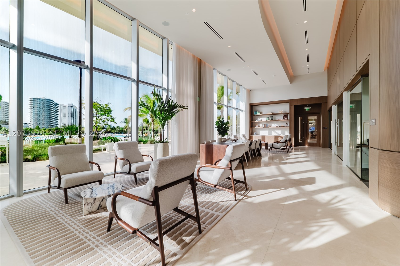 2411 Laguna Cir #2909, Miami FL 33181