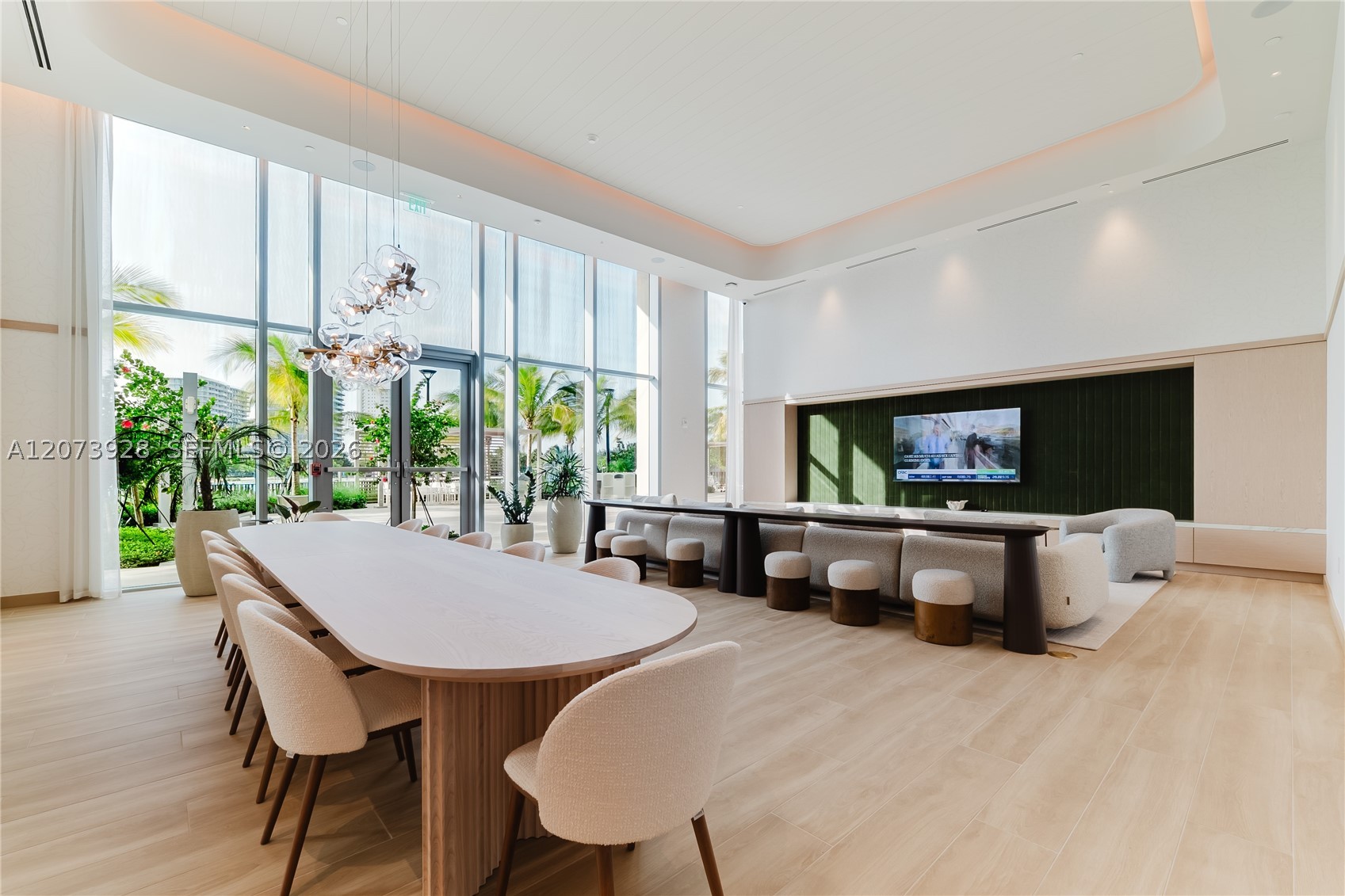 2411 Laguna Cir #2909, Miami FL 33181