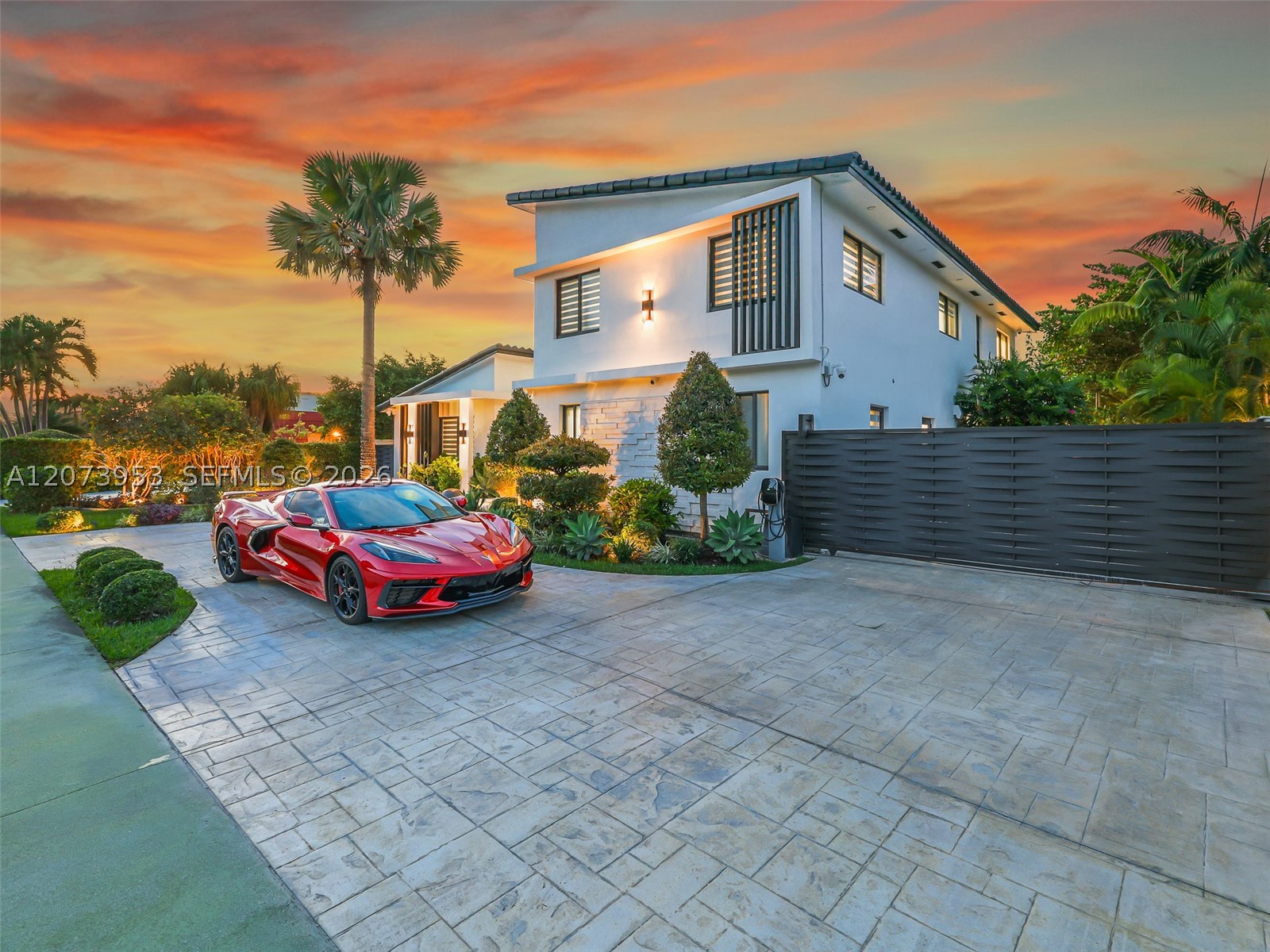 8761 SW 56th St, Miami FL 33165