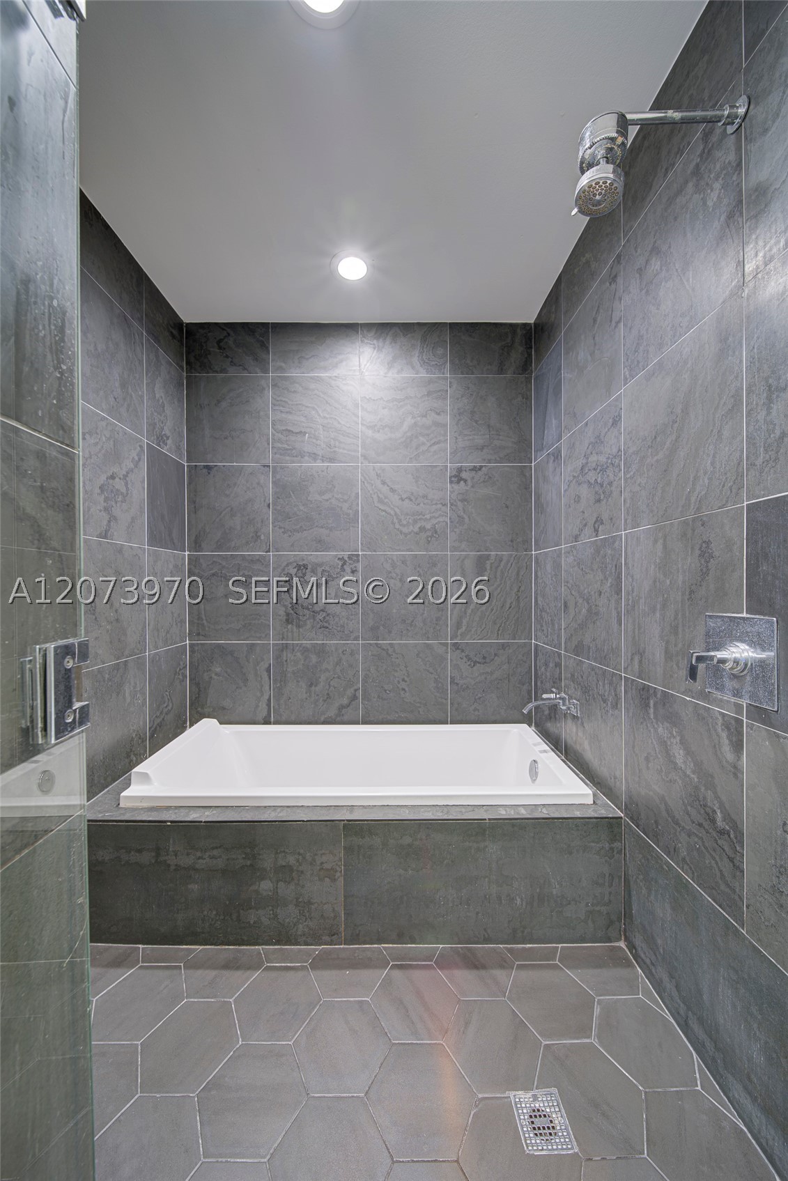 900 Biscayne Blvd #5203, Miami FL 33132