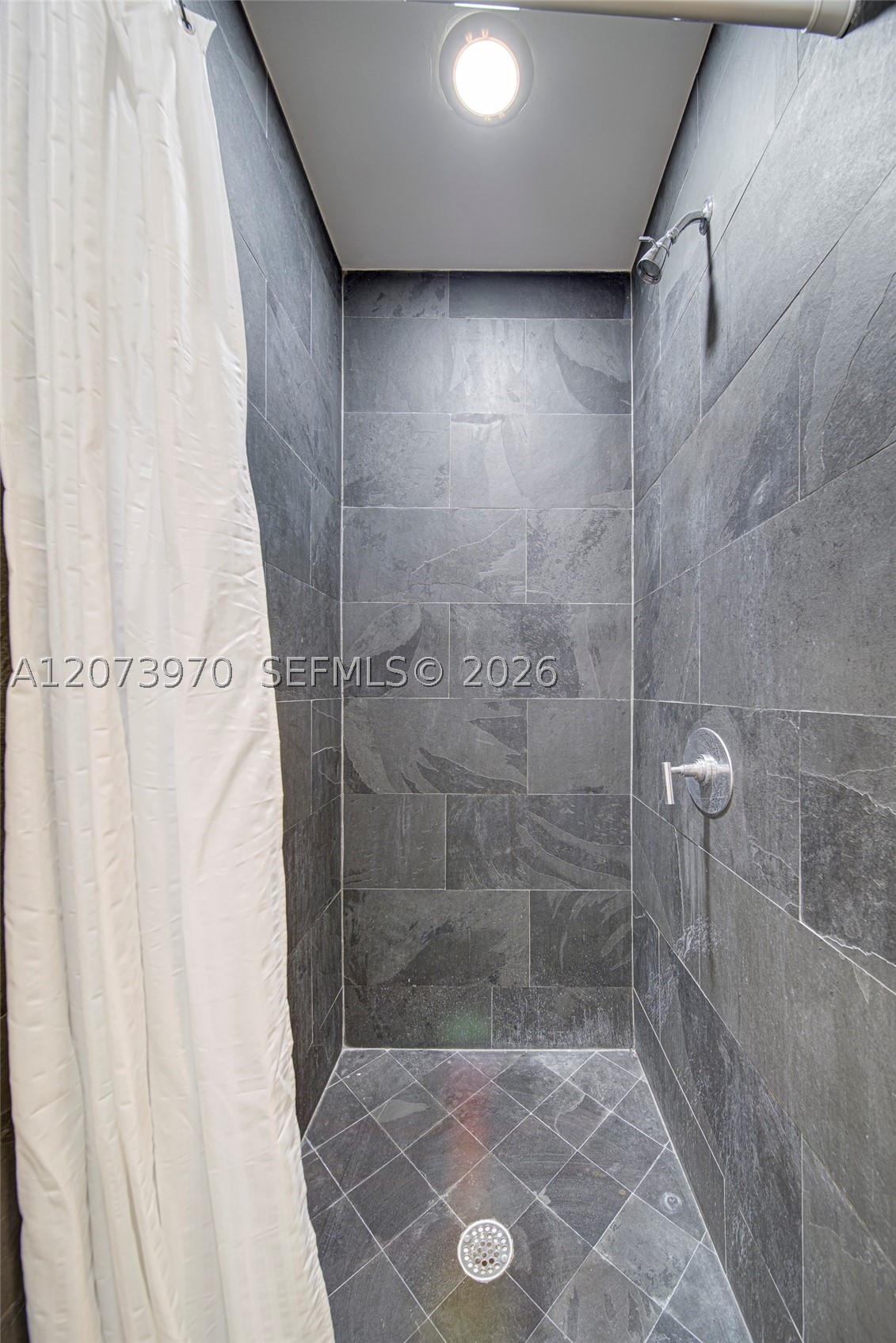 900 Biscayne Blvd #5203, Miami FL 33132