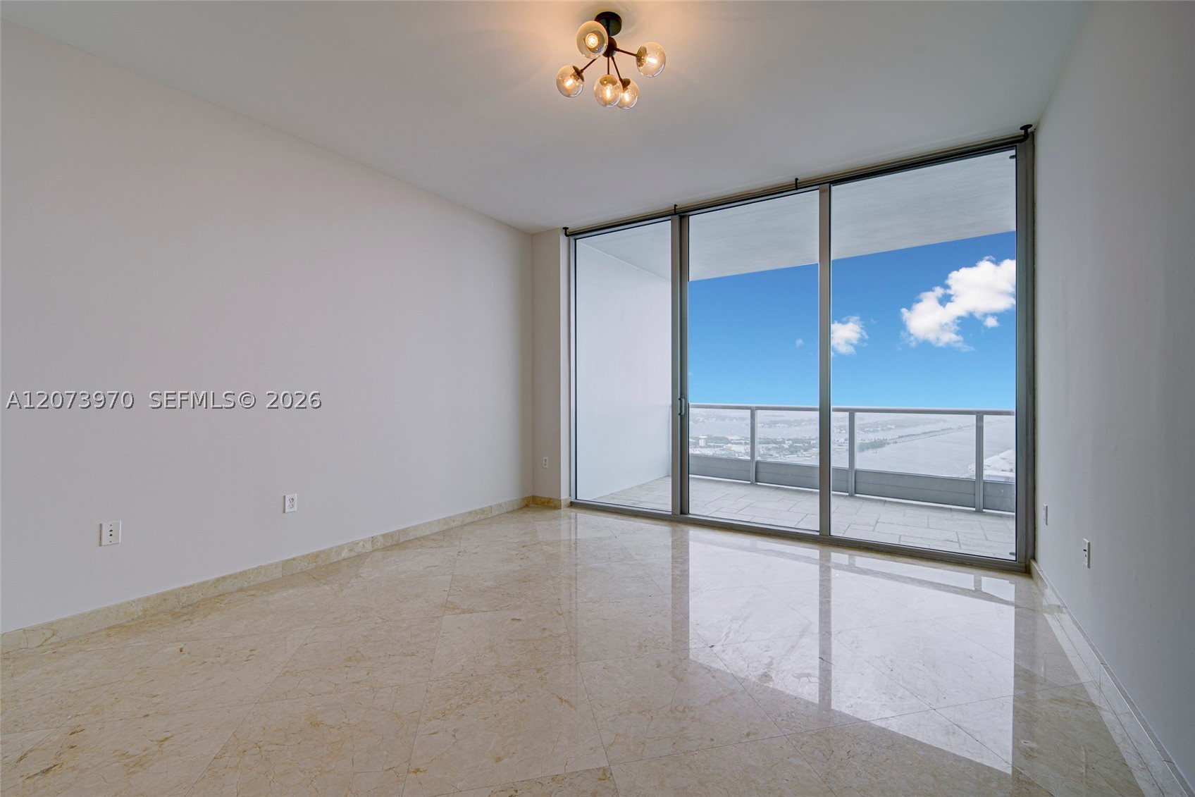 900 Biscayne Blvd #5203, Miami FL 33132