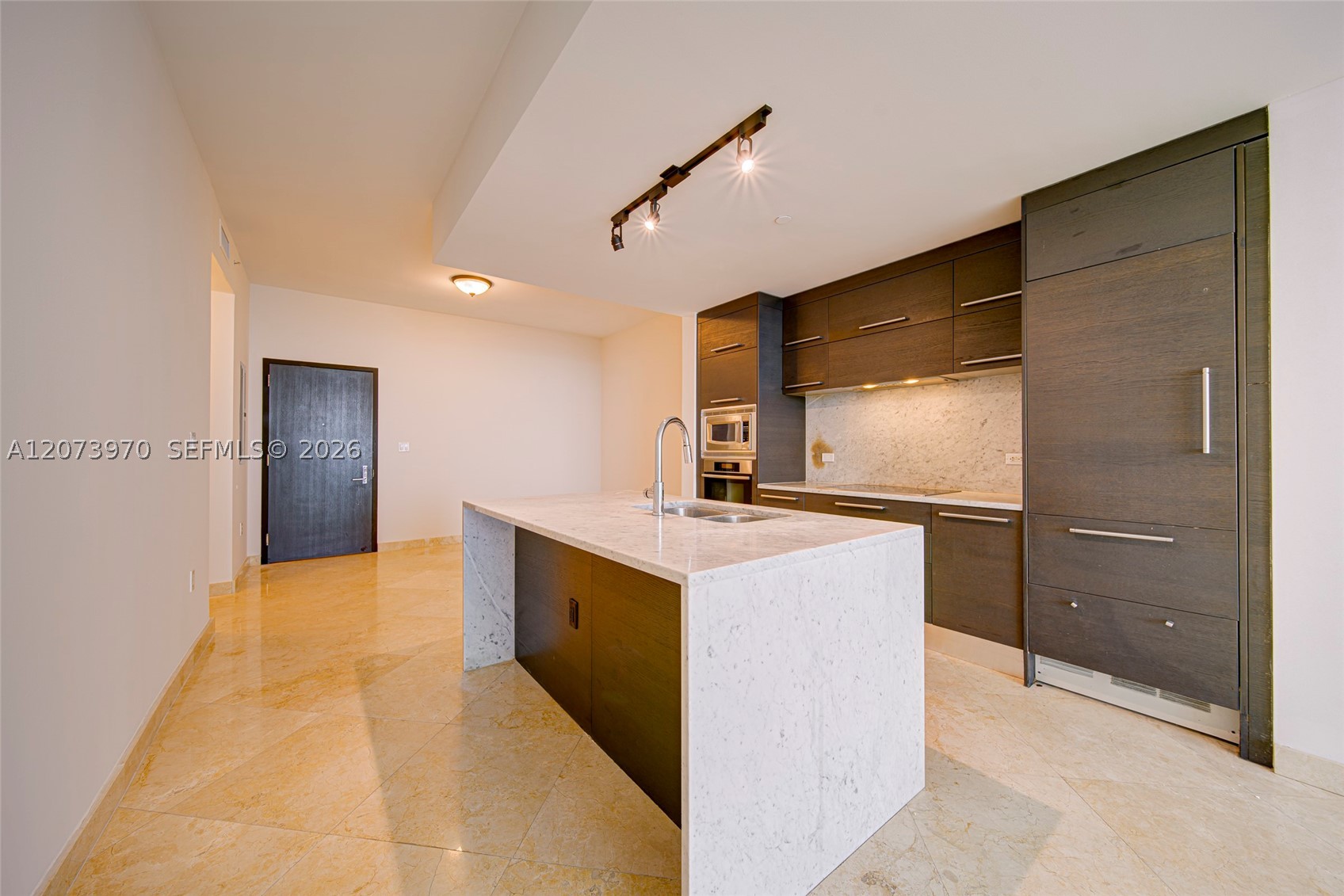 900 Biscayne Blvd #5203, Miami FL 33132