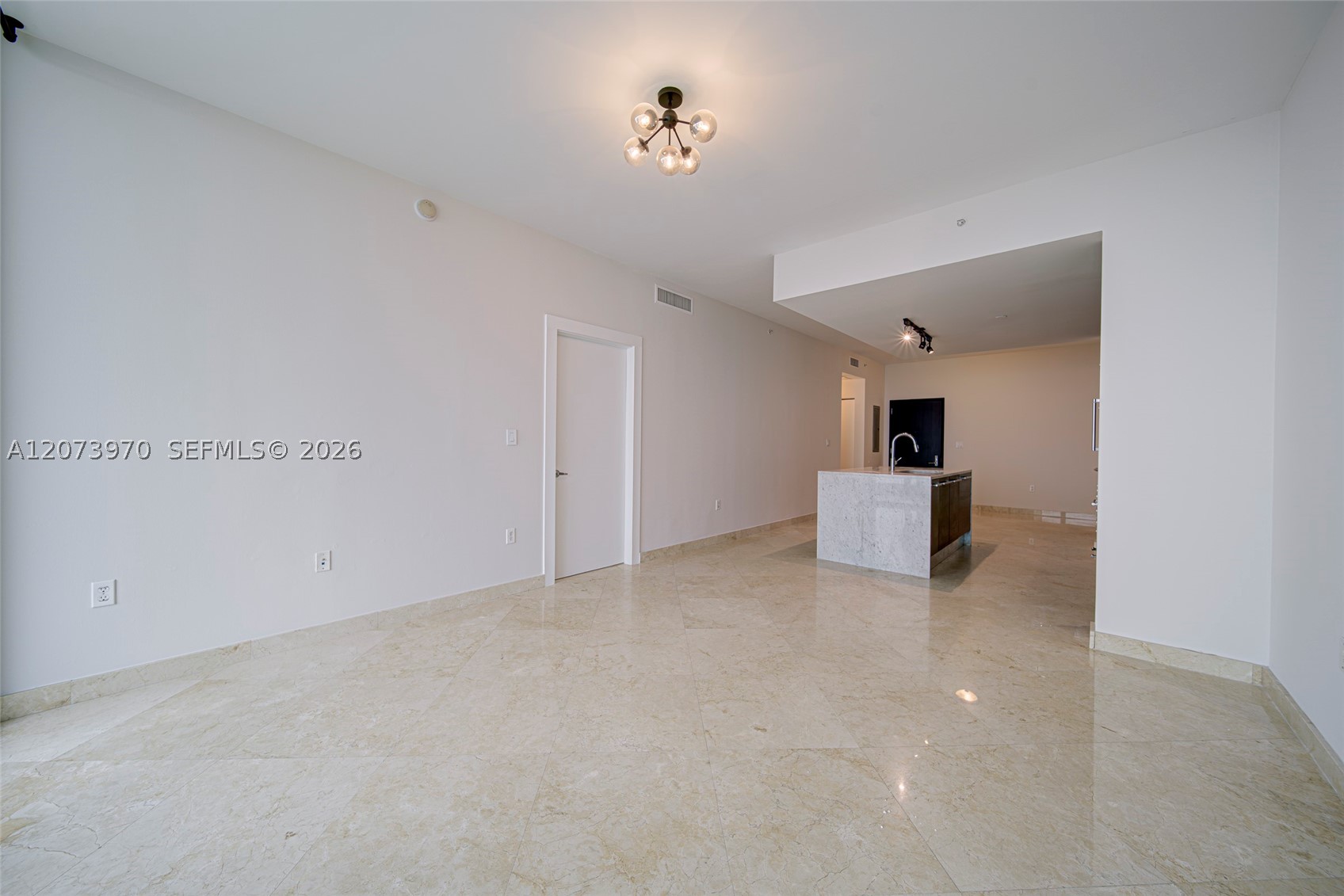 900 Biscayne Blvd #5203, Miami FL 33132