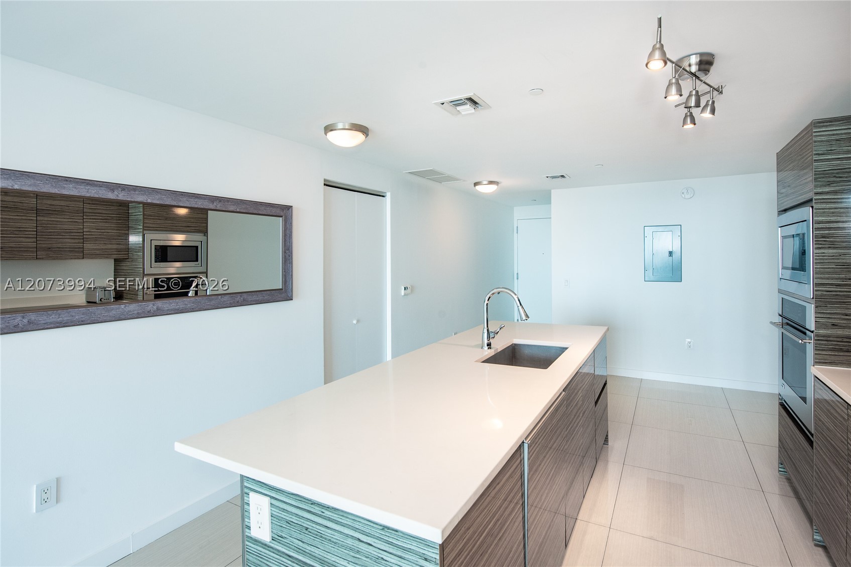 460 NE 28th St #2202, Miami FL 33137