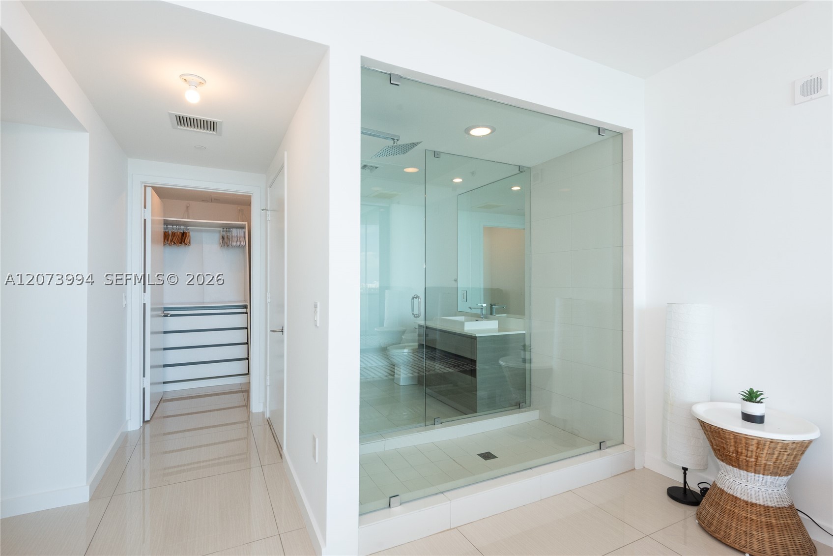 460 NE 28th St #2202, Miami FL 33137