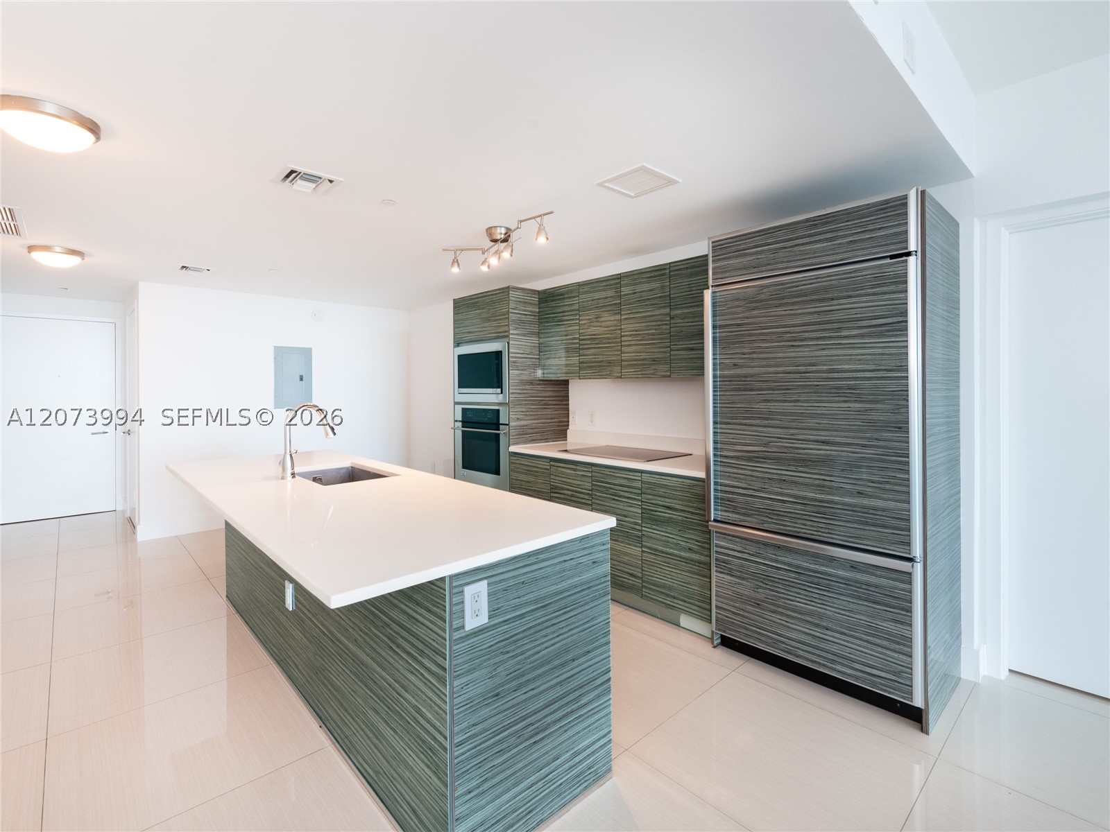 460 NE 28th St #2202, Miami FL 33137
