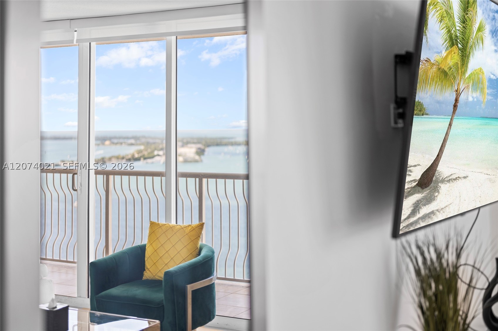 1200 Brickell Bay Dr #3701, Miami FL 33131