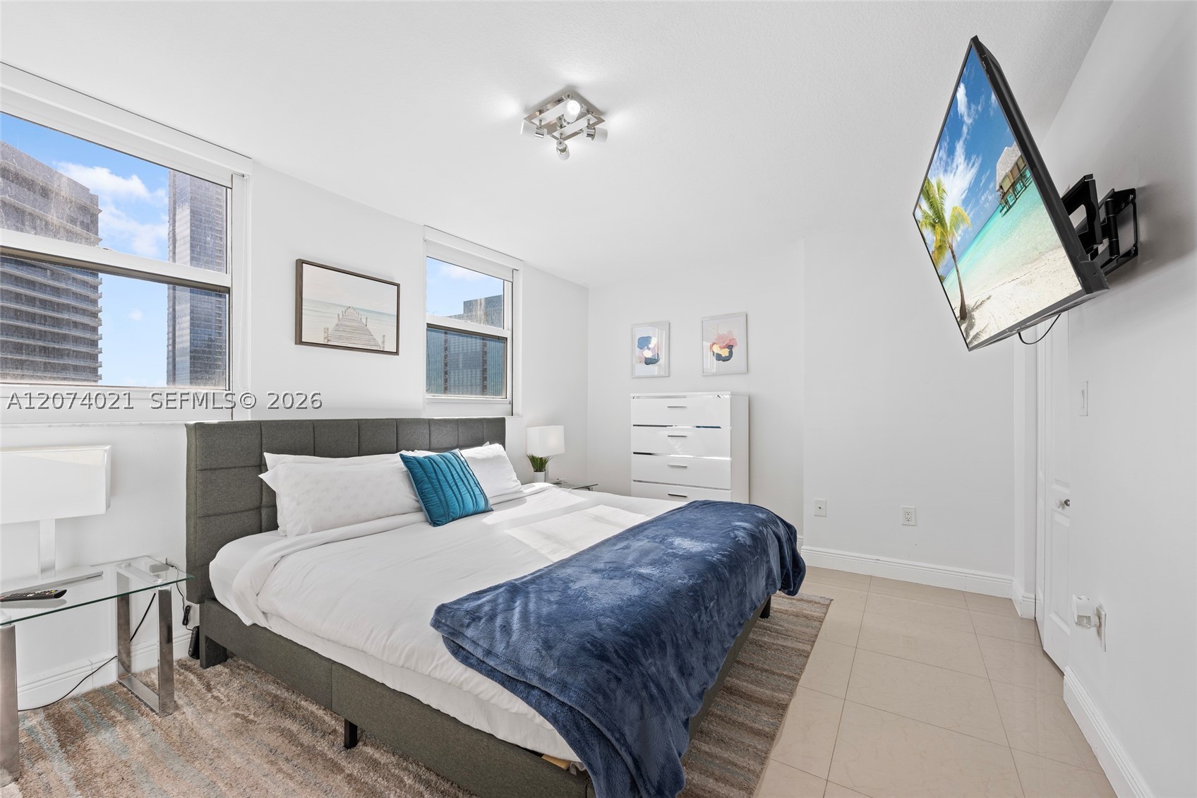 1200 Brickell Bay Dr #3701, Miami FL 33131