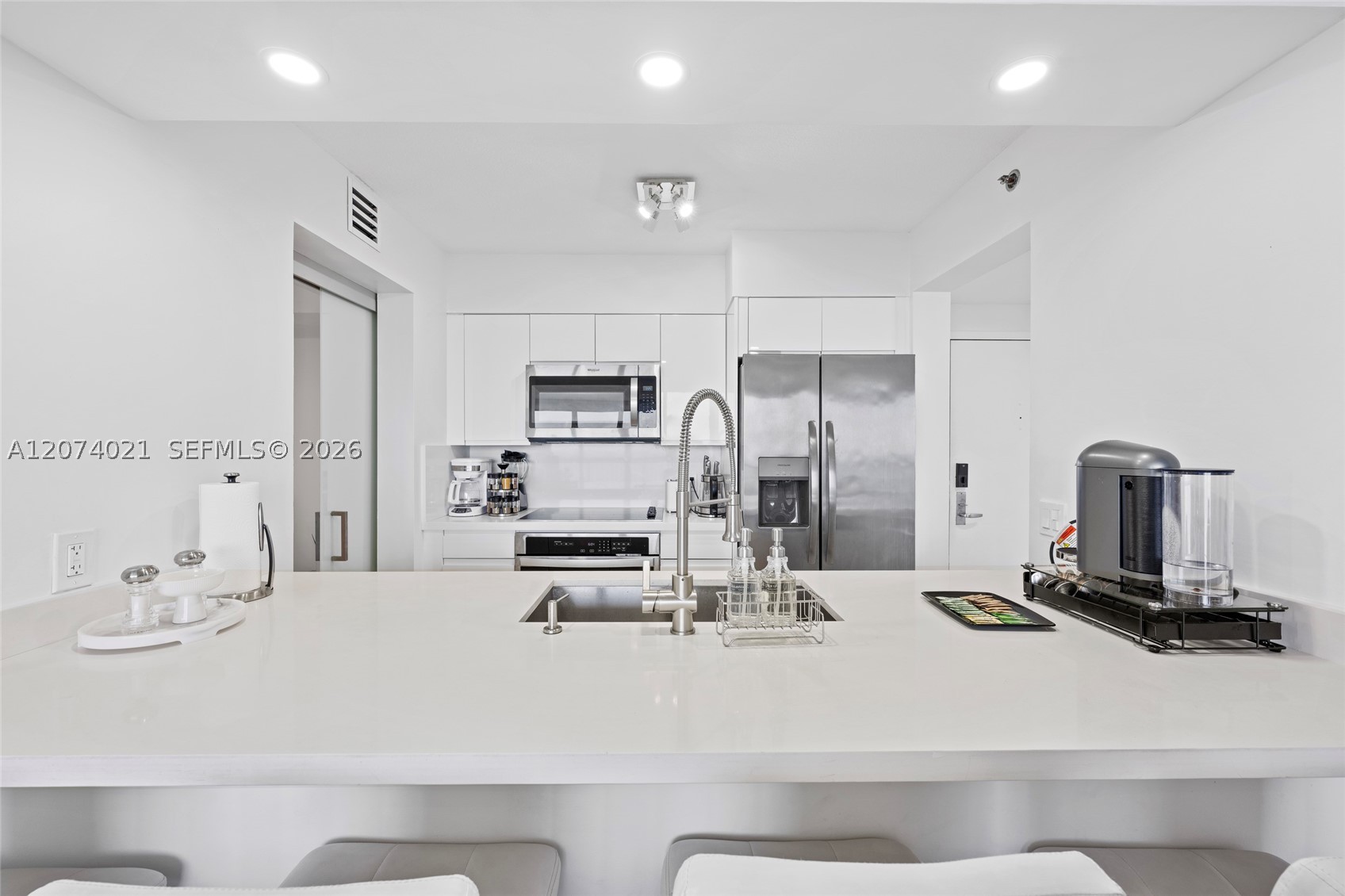 1200 Brickell Bay Dr #3701, Miami FL 33131