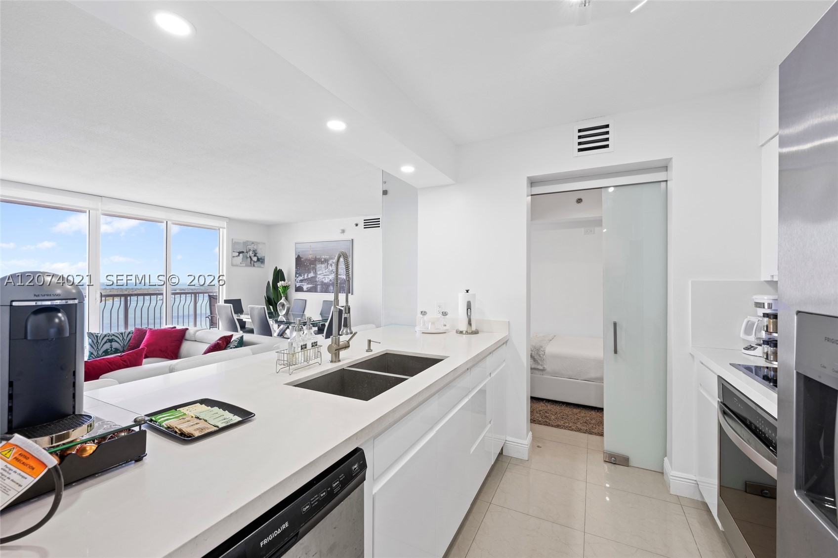 1200 Brickell Bay Dr #3701, Miami FL 33131