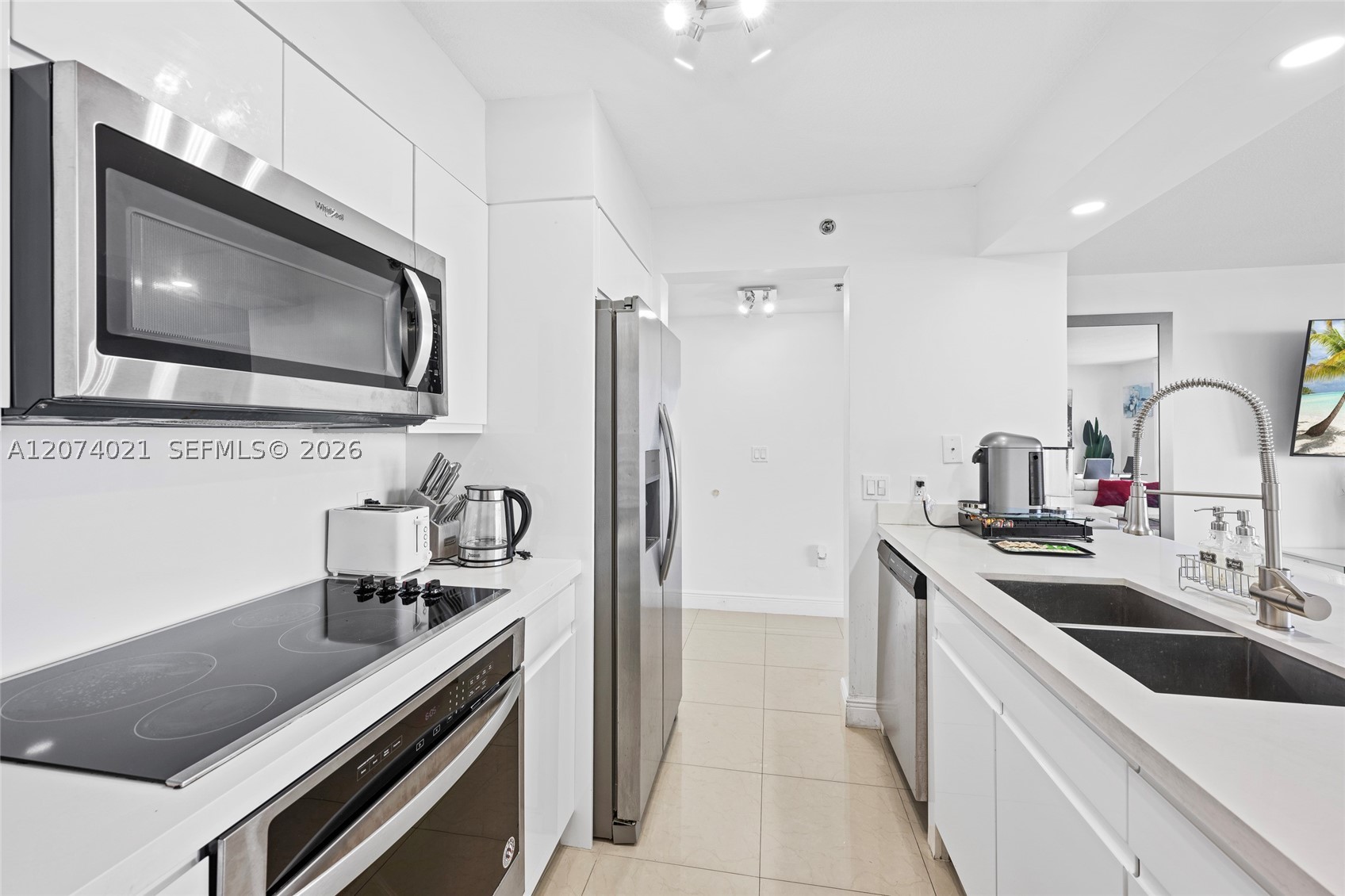 1200 Brickell Bay Dr #3701, Miami FL 33131