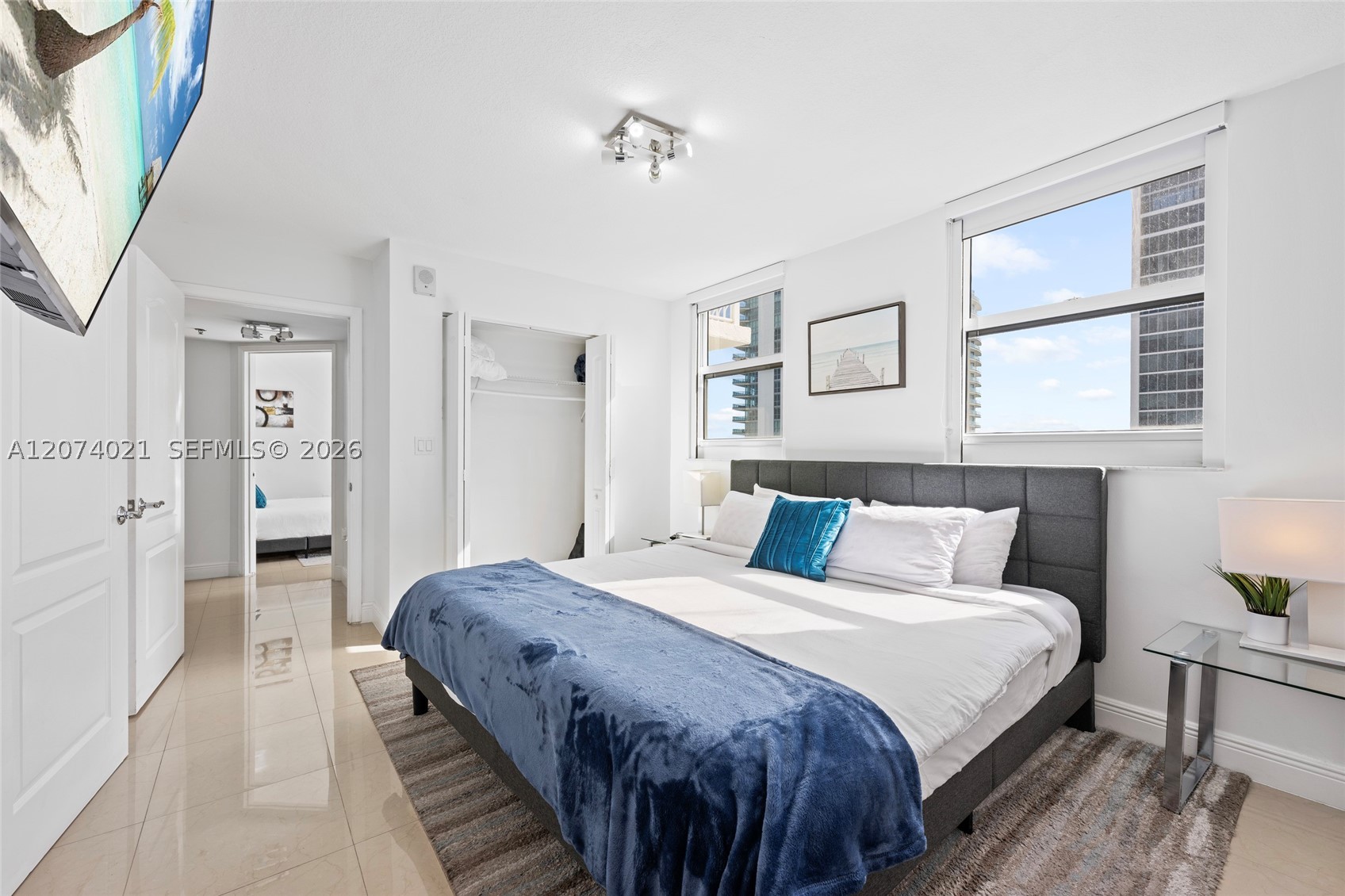 1200 Brickell Bay Dr #3701, Miami FL 33131
