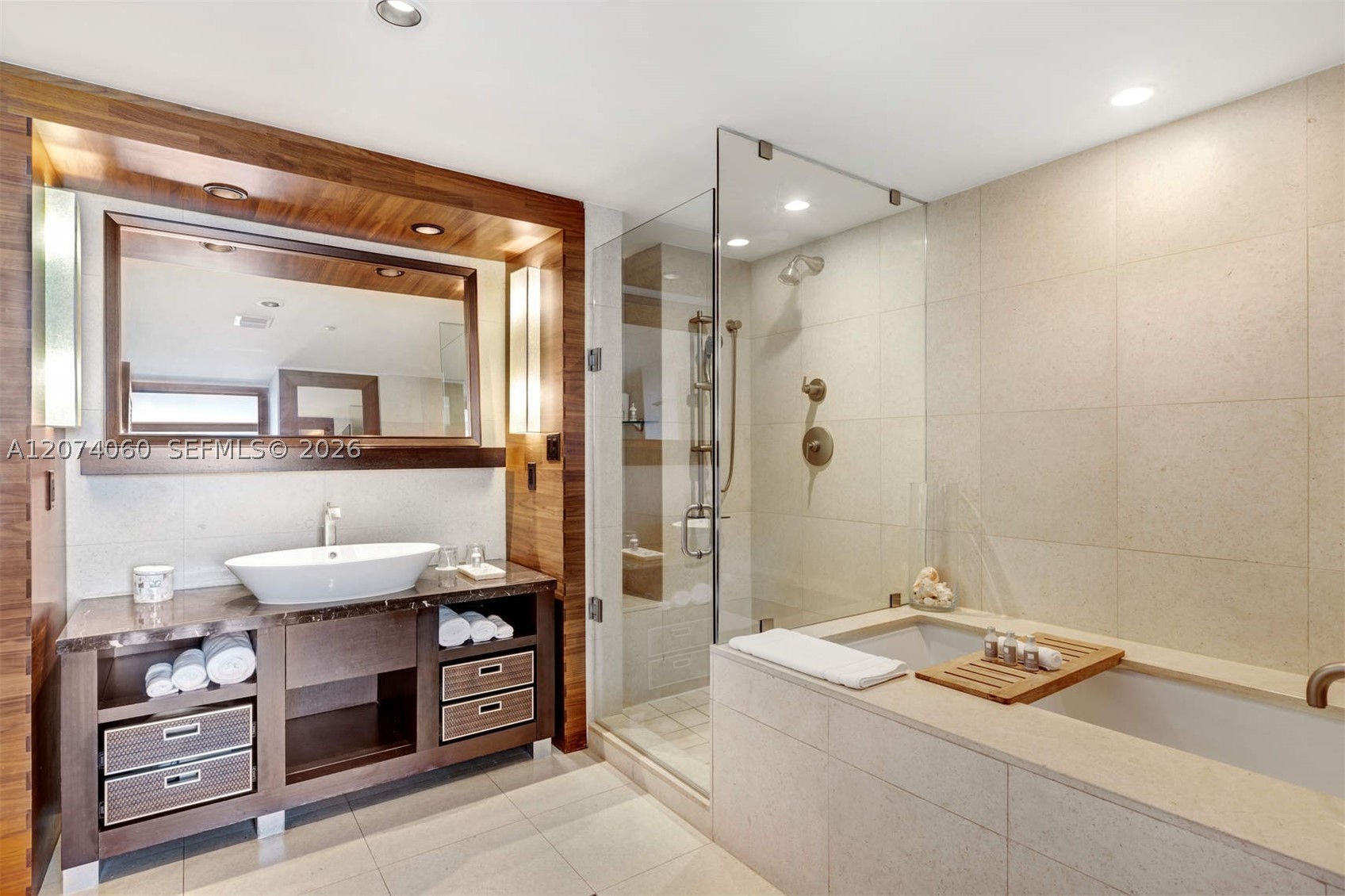 6801 Collins Ave #920, Miami Beach FL 33141
