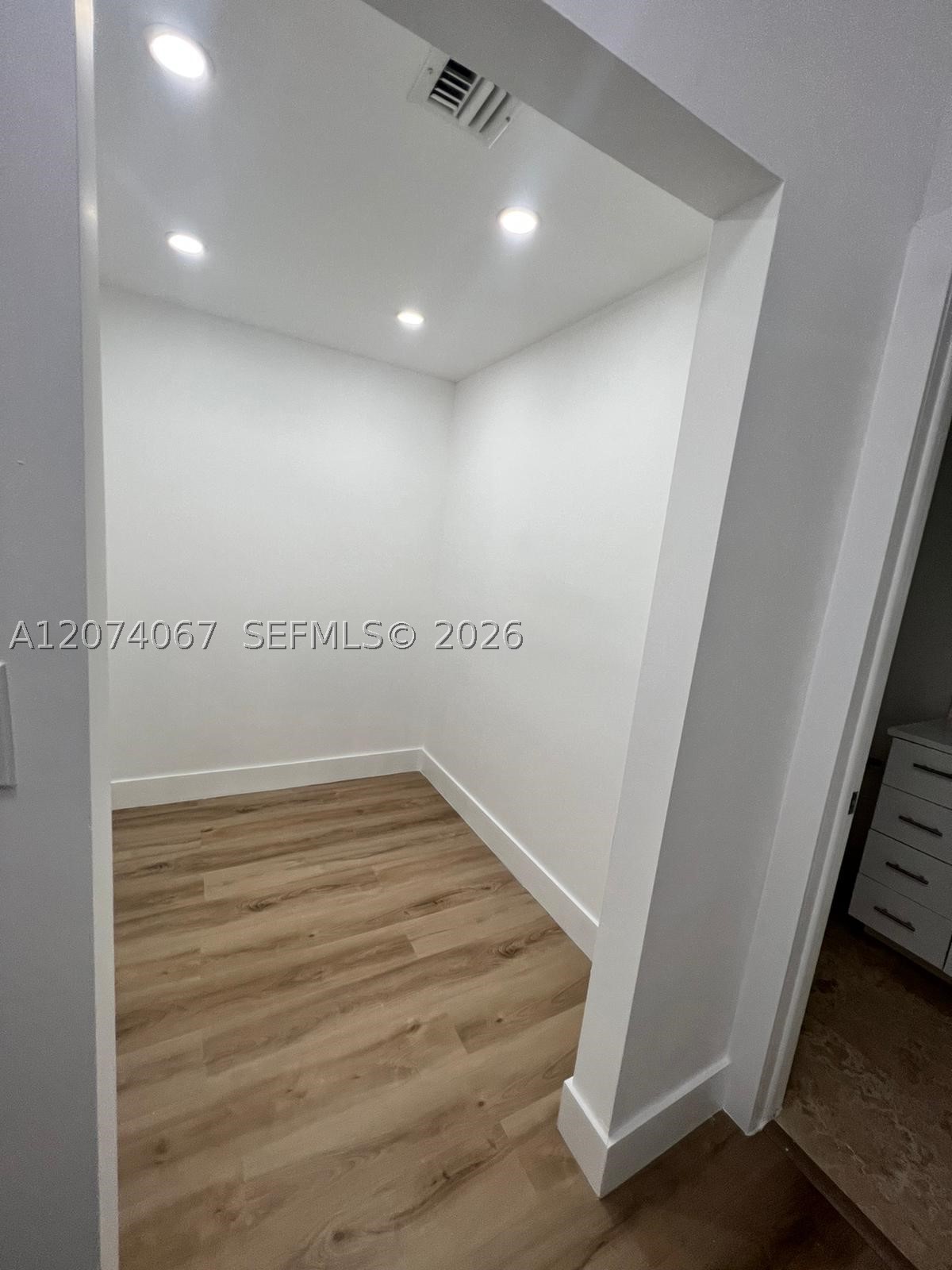185 SE 14th Ter #2206, Miami FL 33131