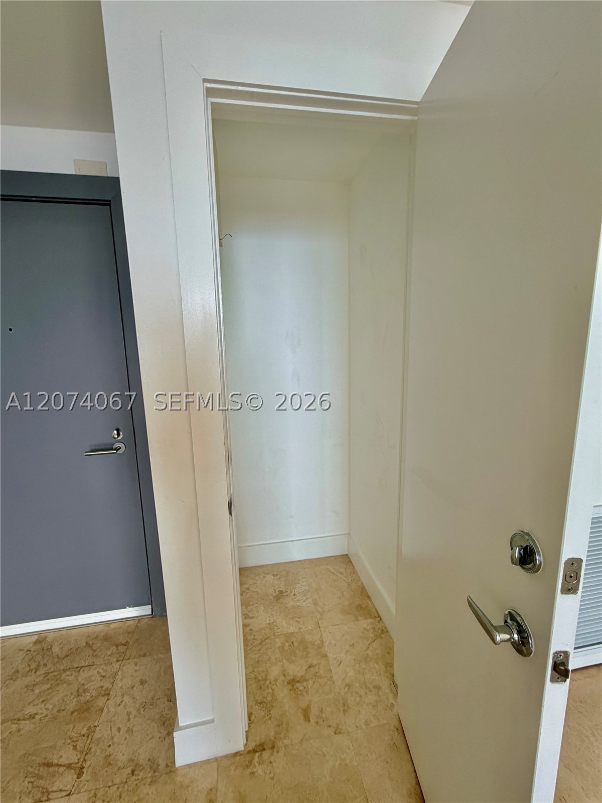 185 SE 14th Ter #2206, Miami FL 33131