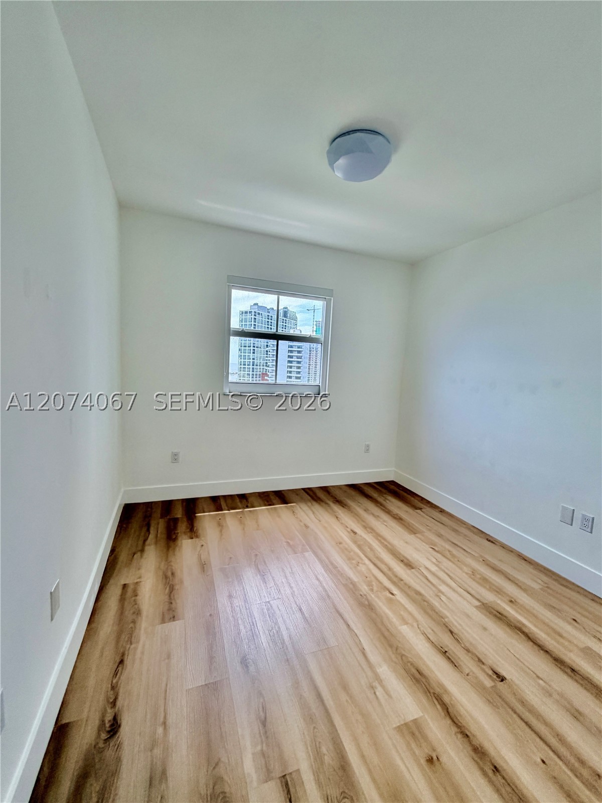 185 SE 14th Ter #2206, Miami FL 33131