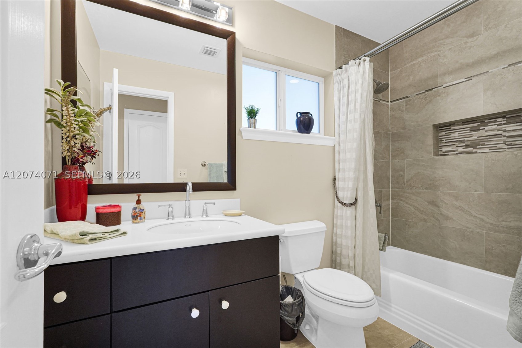 8220 SW 162nd St, Palmetto Bay FL 33157