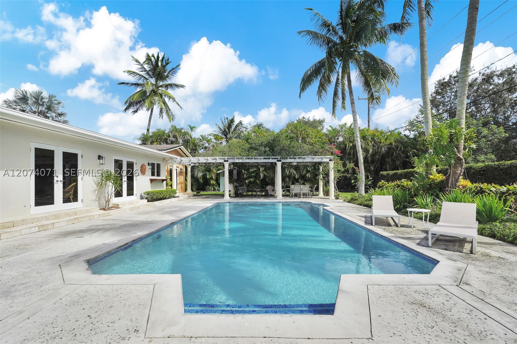 8220 SW 162nd St, Palmetto Bay FL 33157