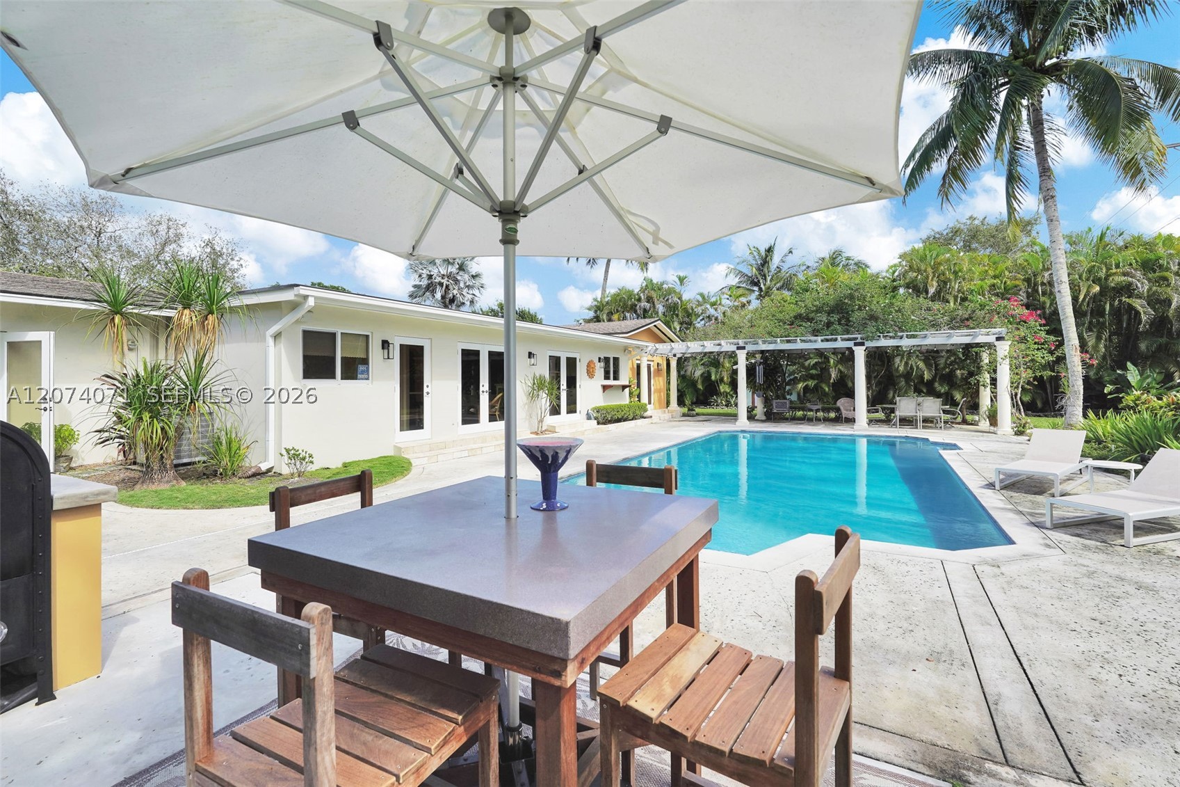 8220 SW 162nd St, Palmetto Bay FL 33157
