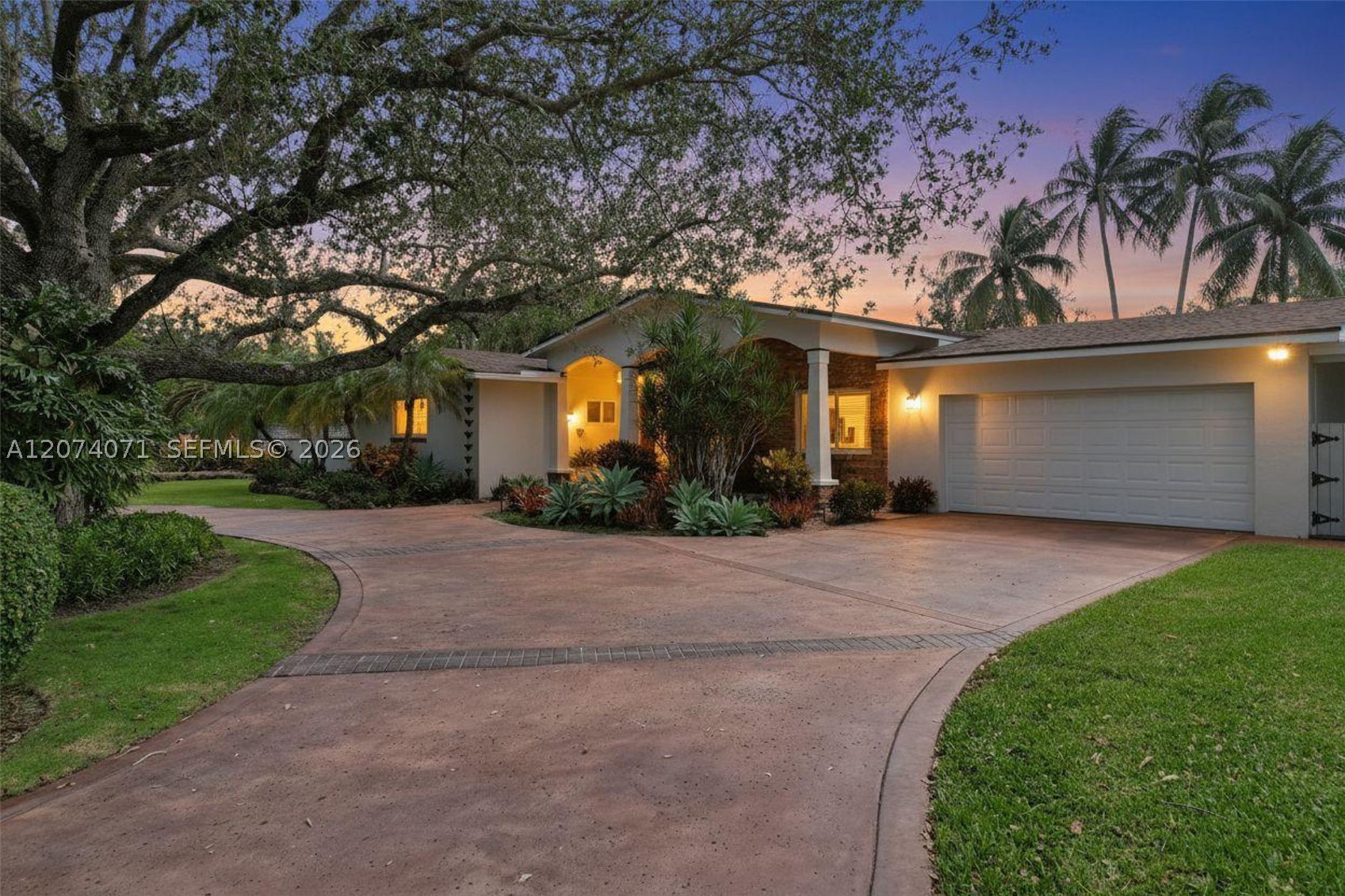8220 SW 162nd St, Palmetto Bay FL 33157