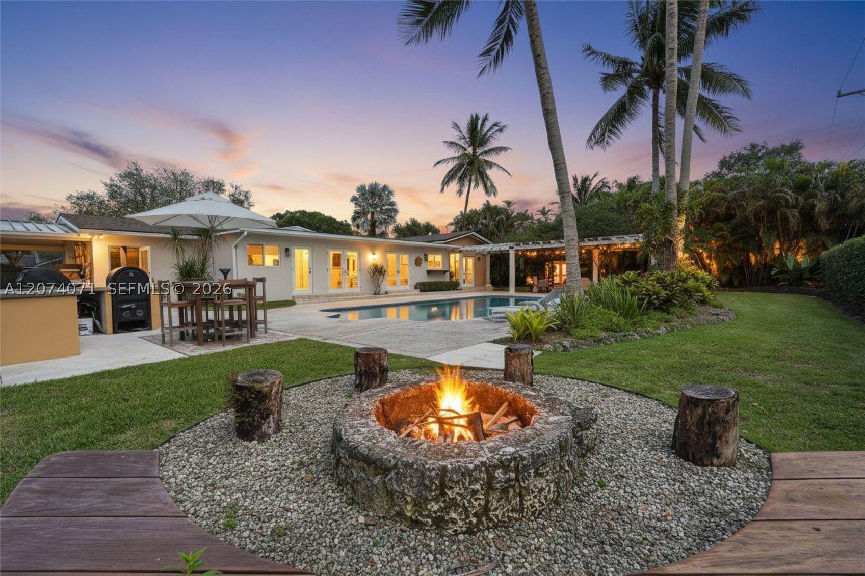 8220 SW 162nd St, Palmetto Bay FL 33157