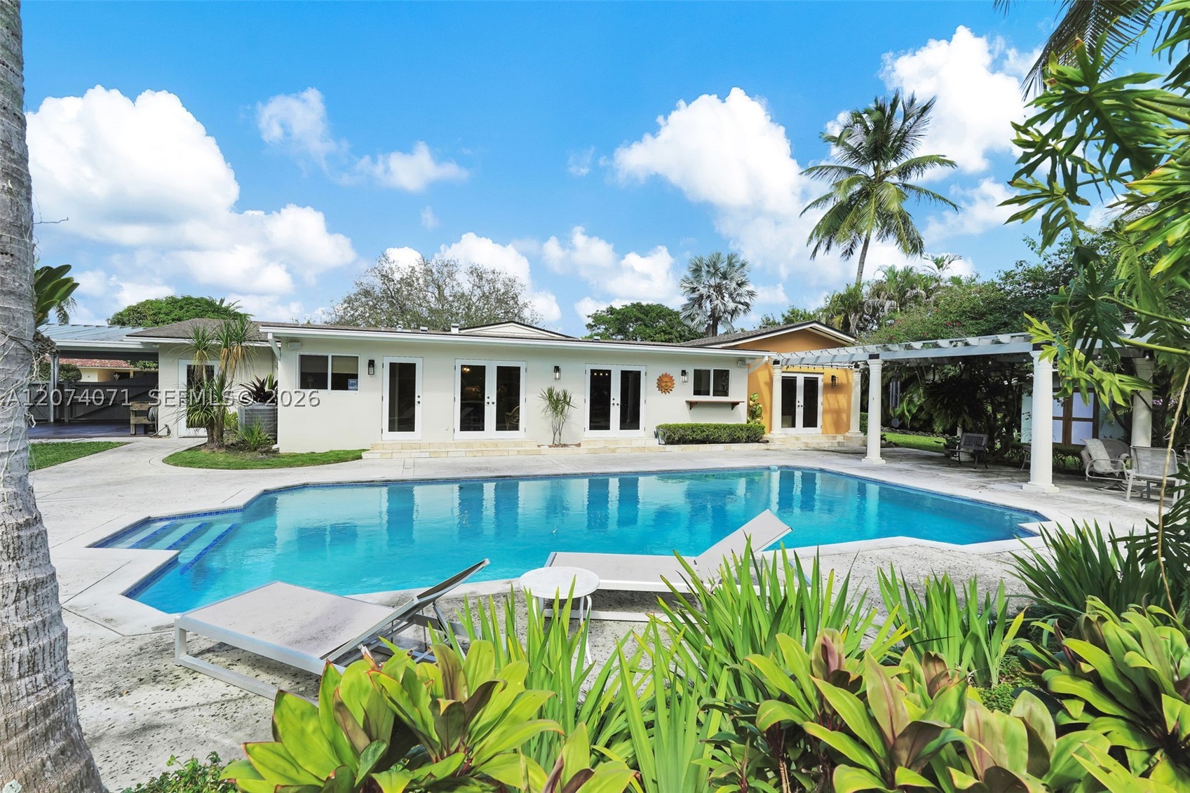 8220 SW 162nd St, Palmetto Bay FL 33157