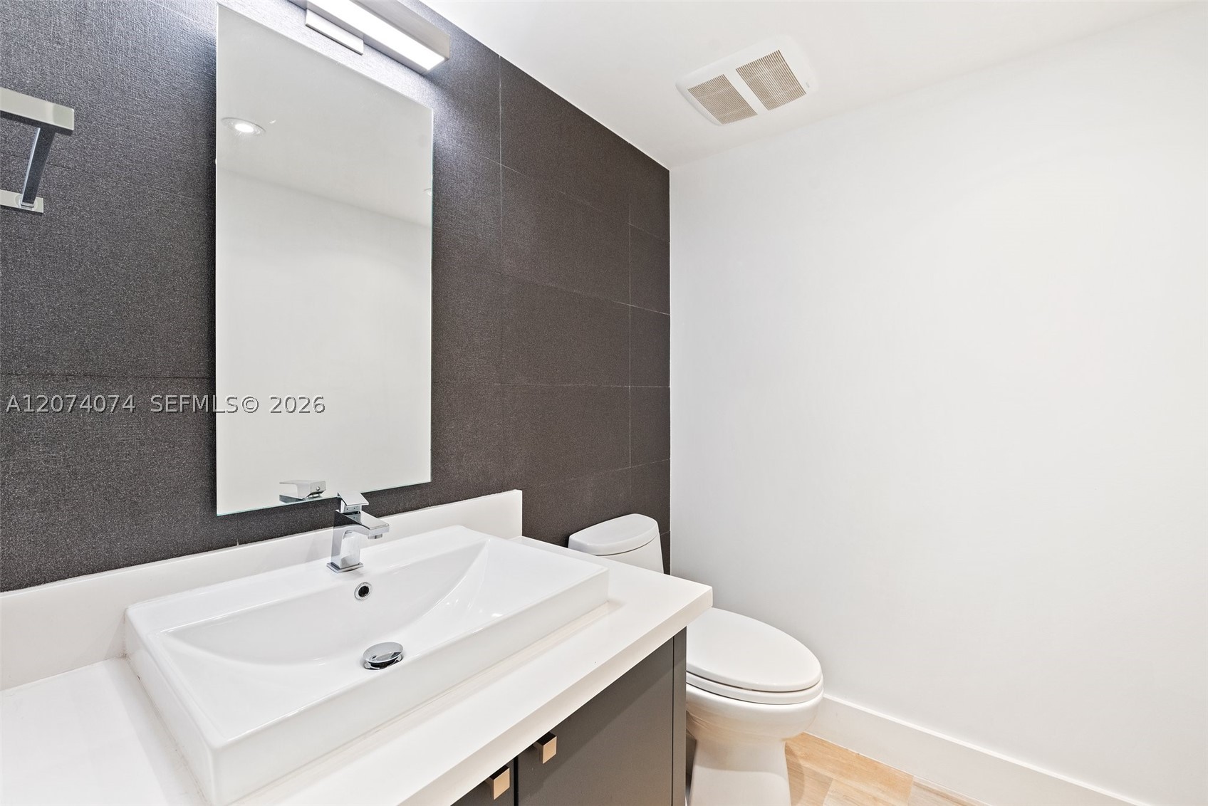 600 Biltmore Way #1214, Coral Gables FL 33134