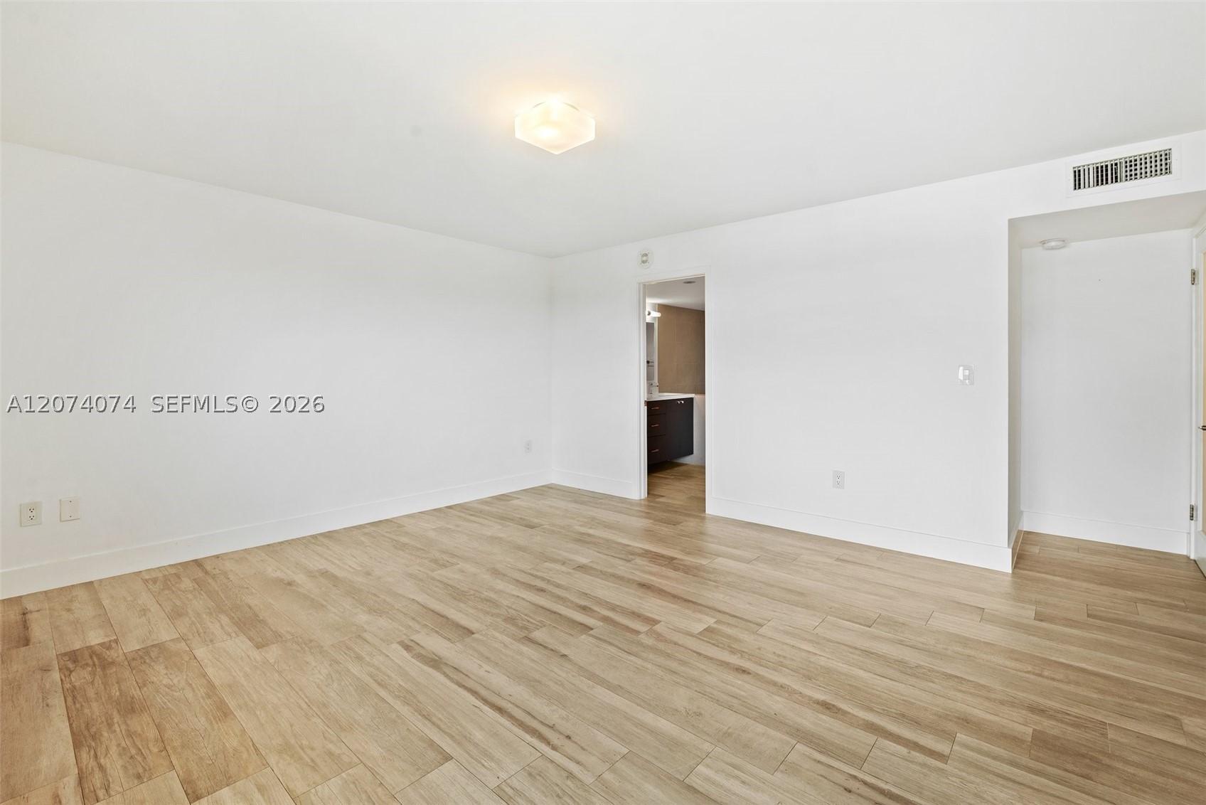 600 Biltmore Way #1214, Coral Gables FL 33134
