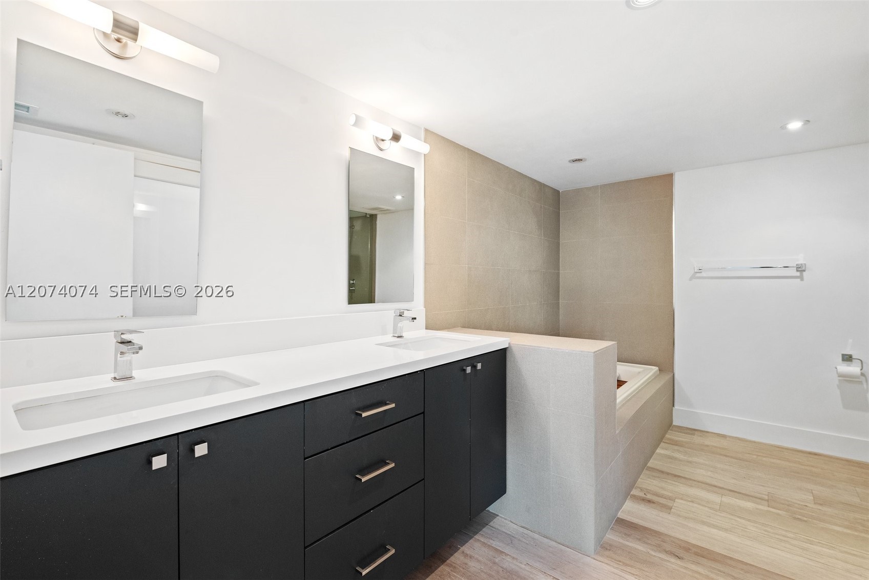 600 Biltmore Way #1214, Coral Gables FL 33134