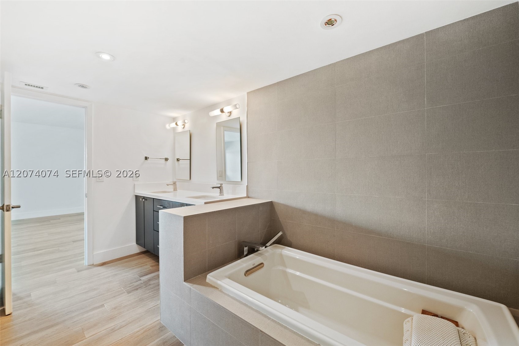 600 Biltmore Way #1214, Coral Gables FL 33134