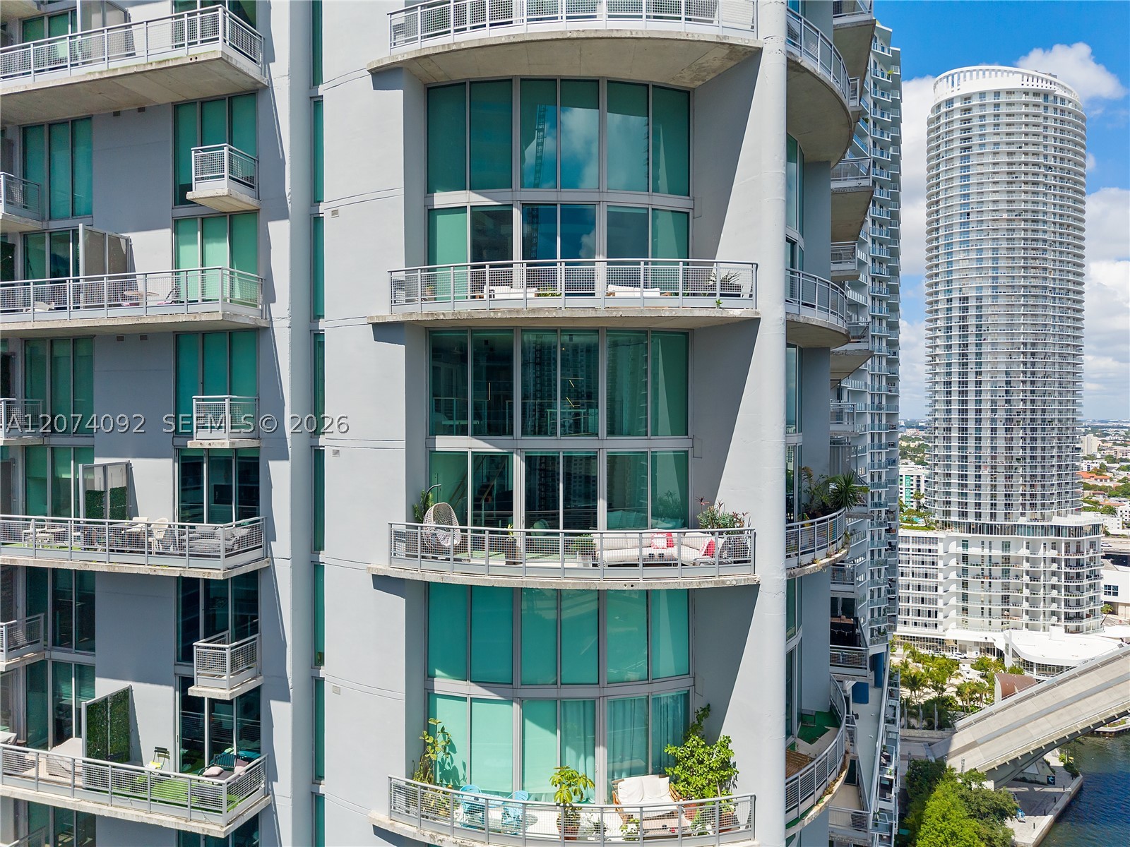 690 SW 1st Ct #2702, Miami FL 33130