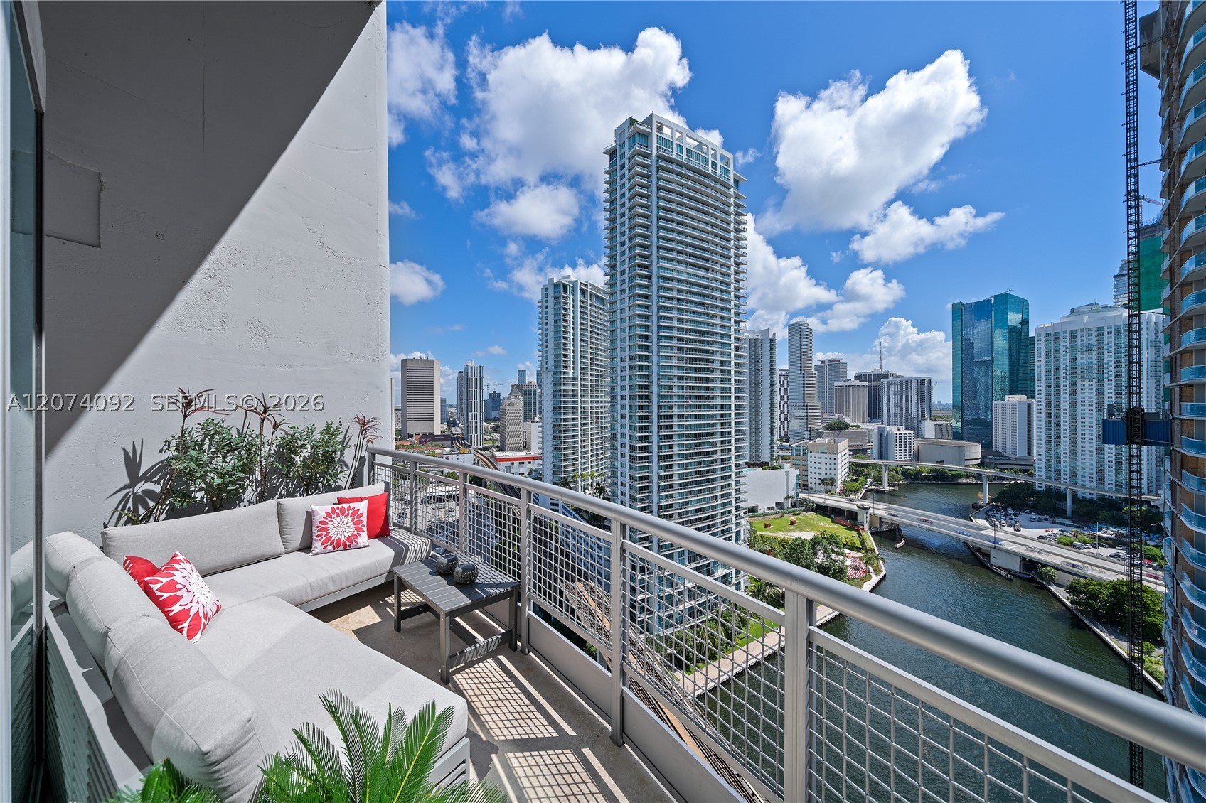 690 SW 1st Ct #2702, Miami FL 33130
