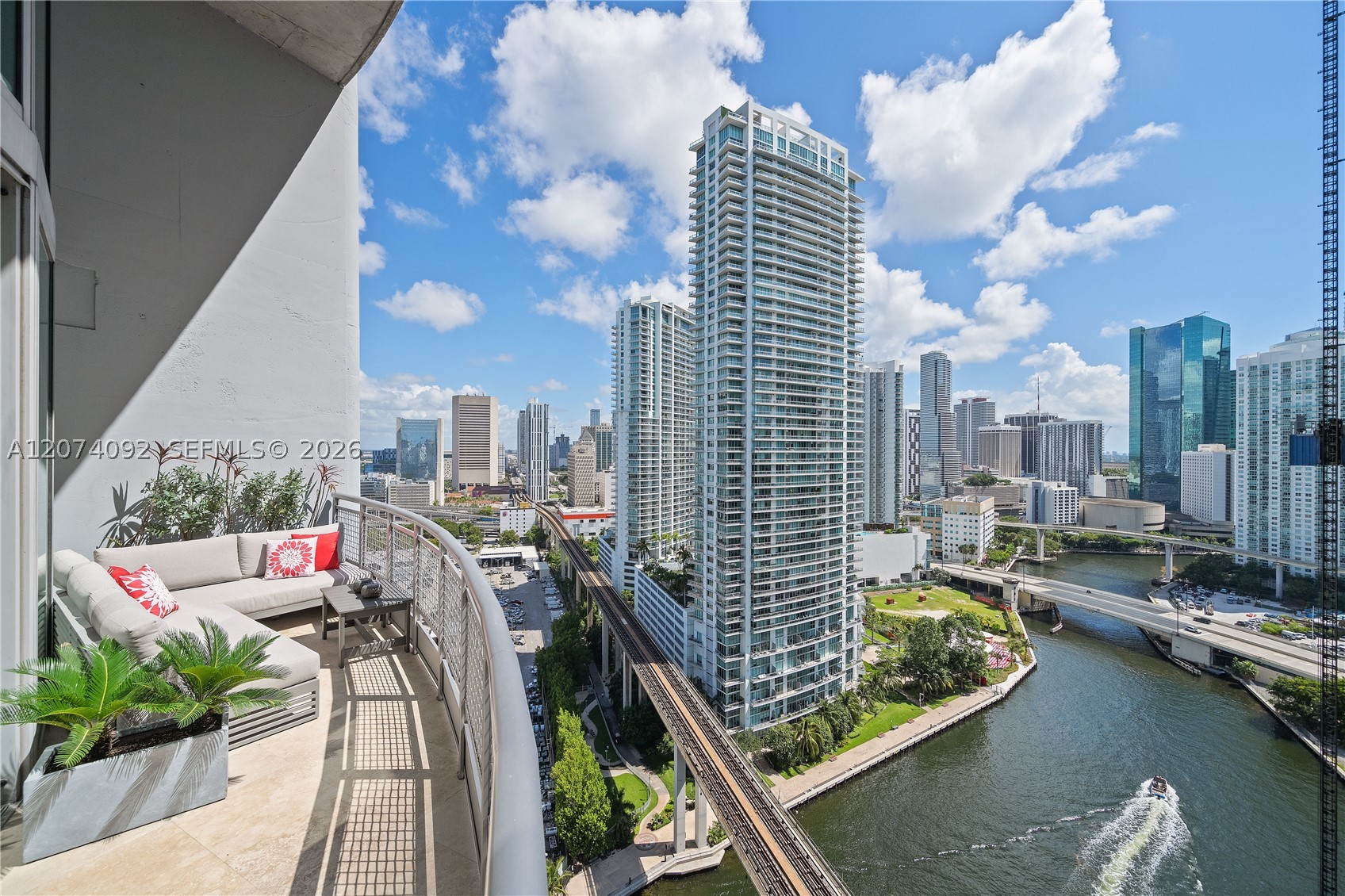 690 SW 1st Ct #2702, Miami FL 33130