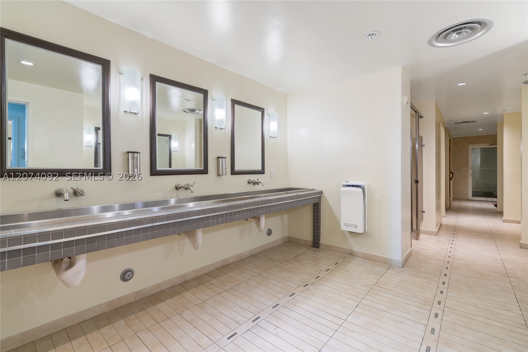 690 SW 1st Ct #2702, Miami FL 33130