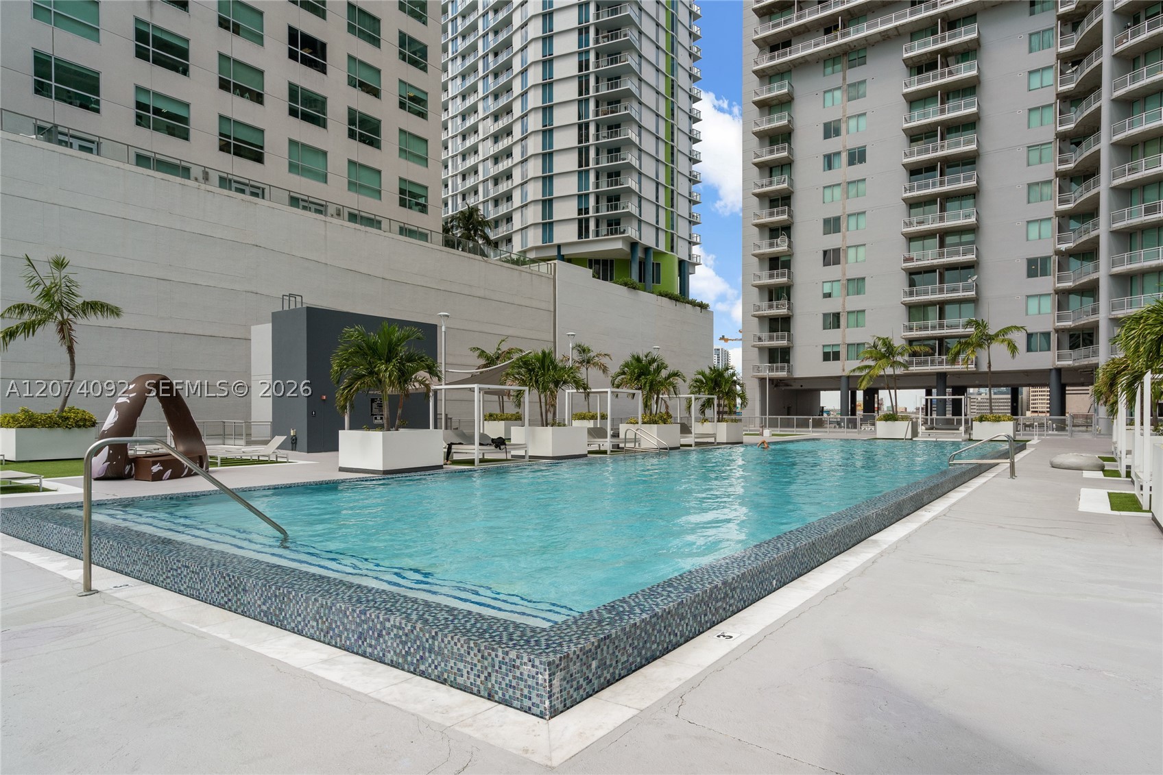 690 SW 1st Ct #2702, Miami FL 33130