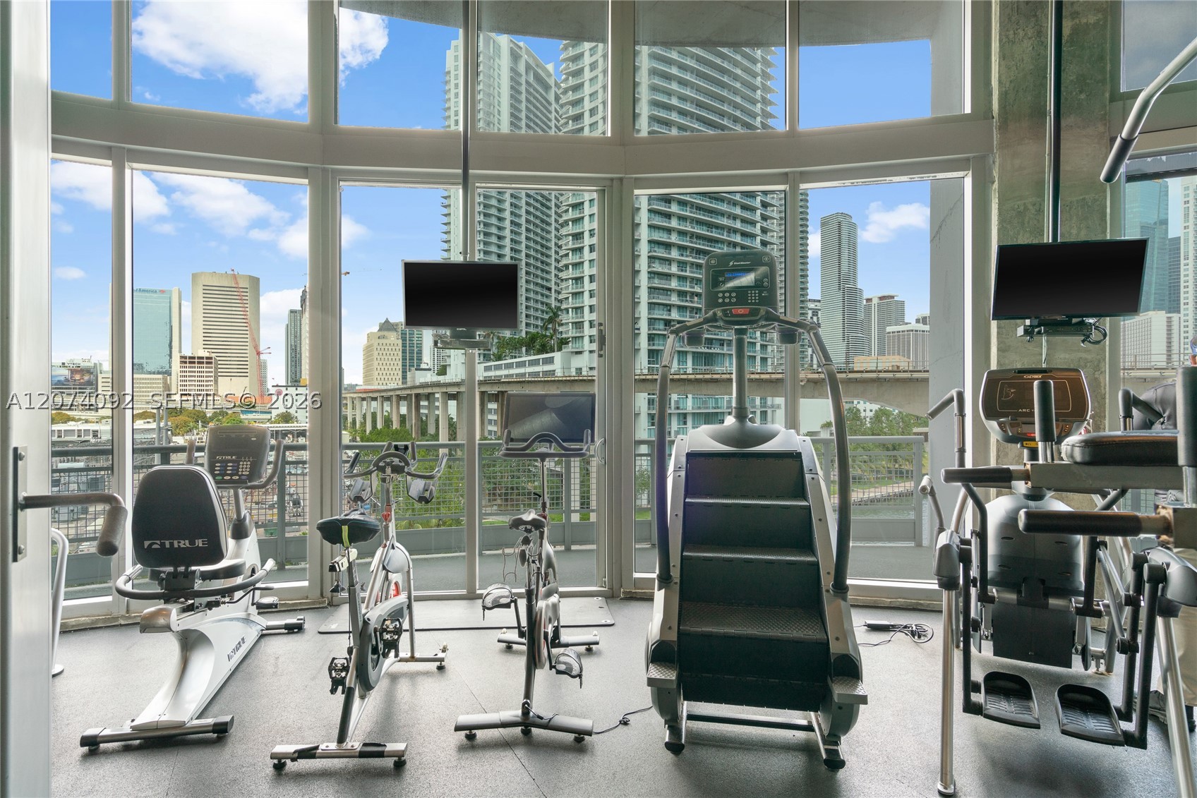 690 SW 1st Ct #2702, Miami FL 33130