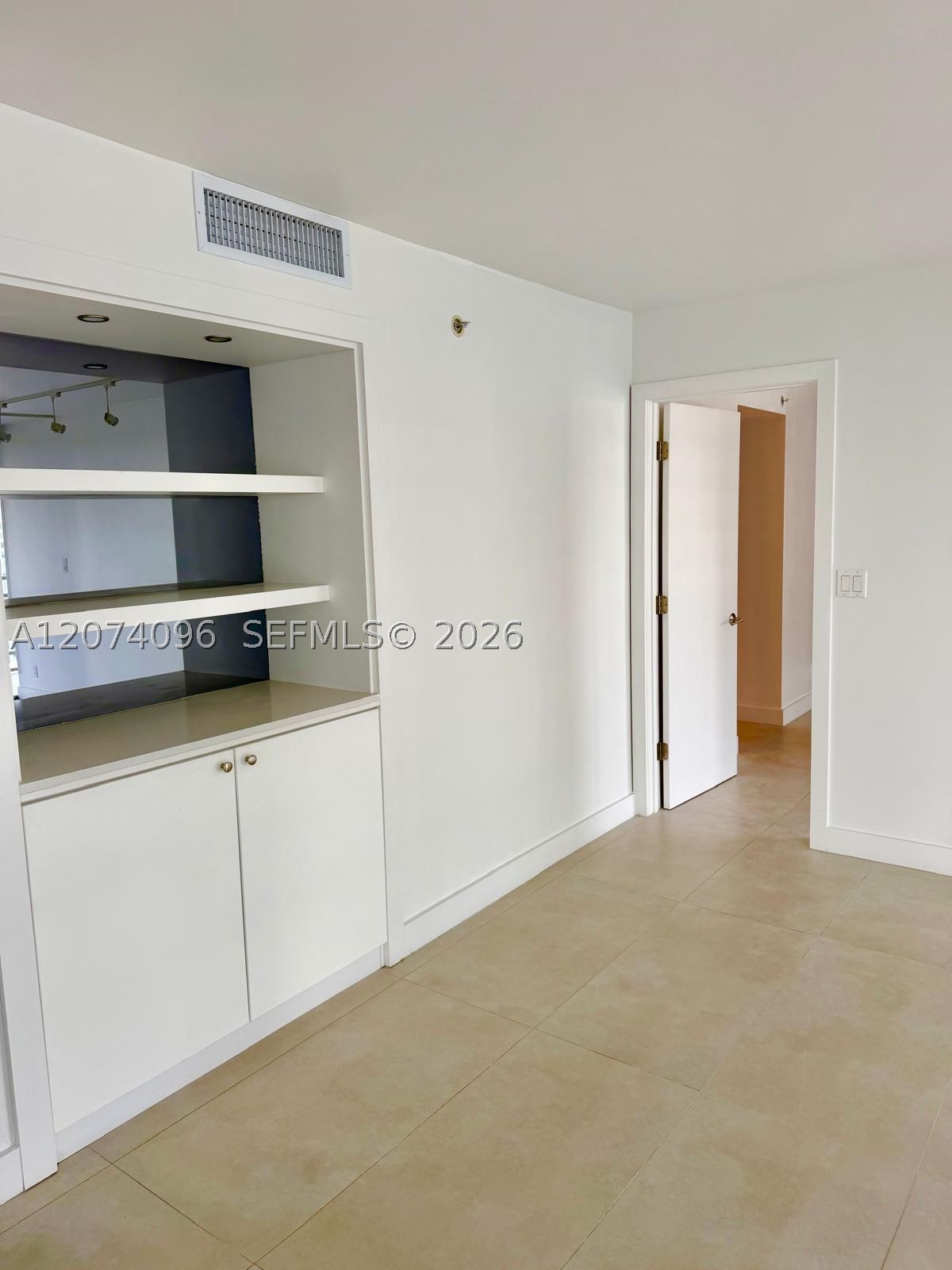 2025 Brickell Ave #1702, Miami FL 33129