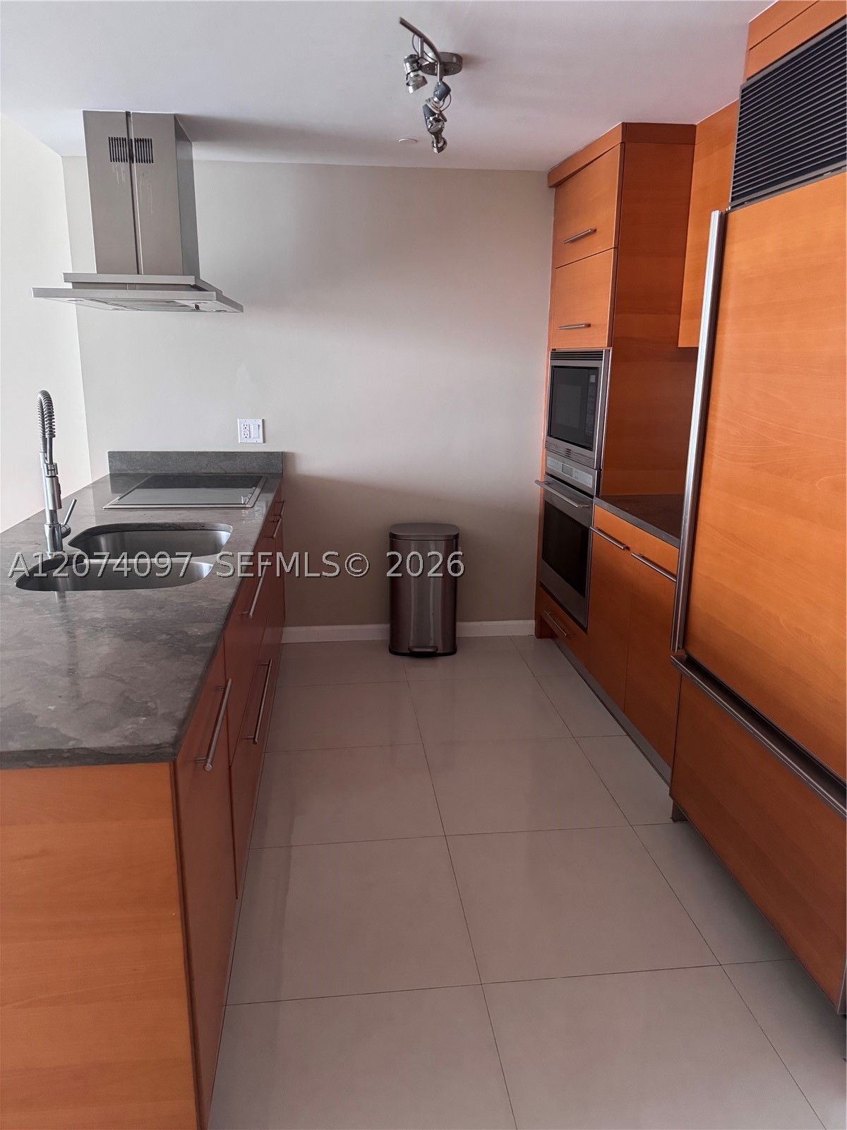 495 Brickell Ave #3609, Miami FL 33131