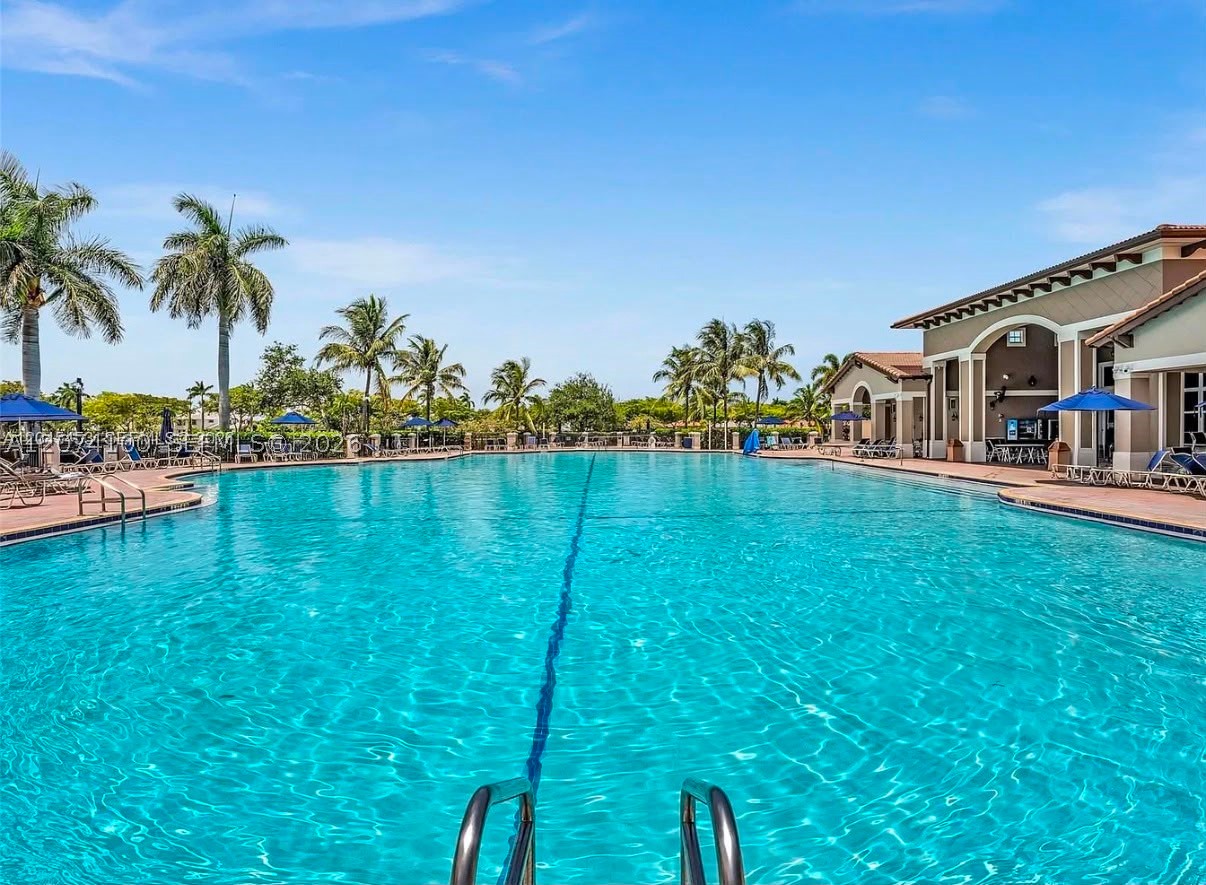 9259 SW 227th St #9-25, Cutler Bay FL 33190